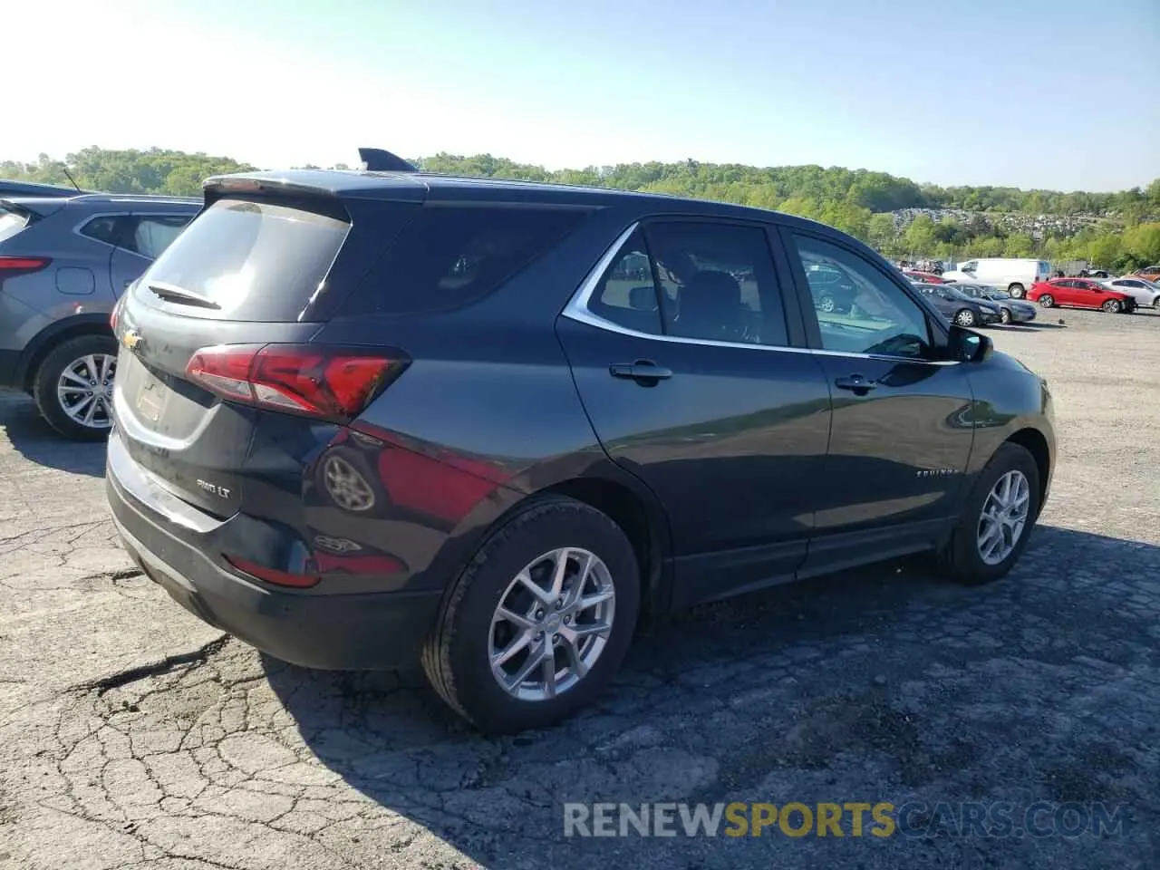 3 Photograph of a damaged car 2GNAXTEV5N6133607 CHEVROLET EQUINOX 2022
