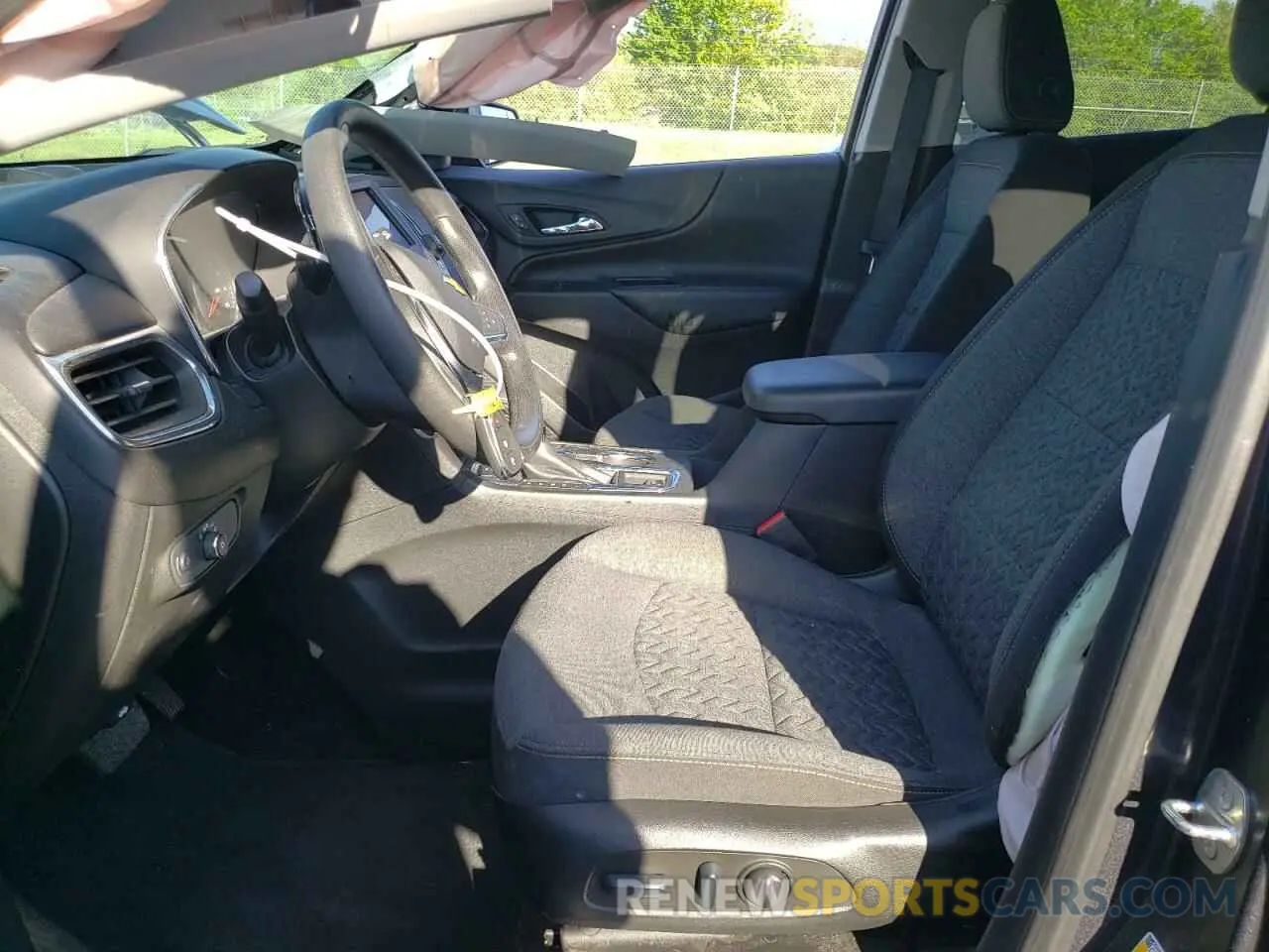 7 Photograph of a damaged car 2GNAXTEV5N6133607 CHEVROLET EQUINOX 2022