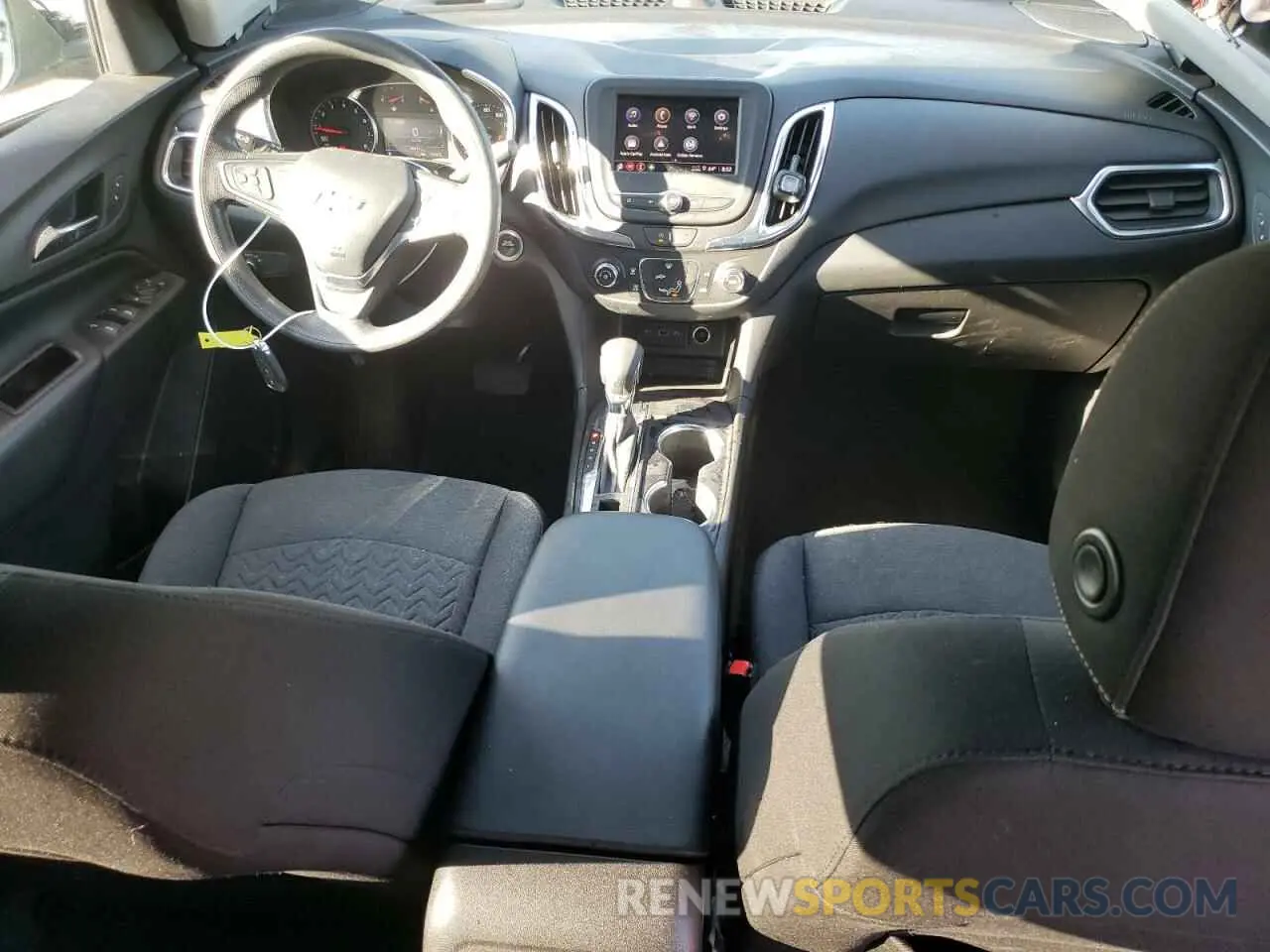 8 Photograph of a damaged car 2GNAXTEV5N6133607 CHEVROLET EQUINOX 2022