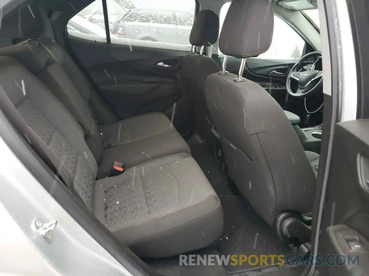 10 Photograph of a damaged car 2GNAXTEV5N6140699 CHEVROLET EQUINOX 2022