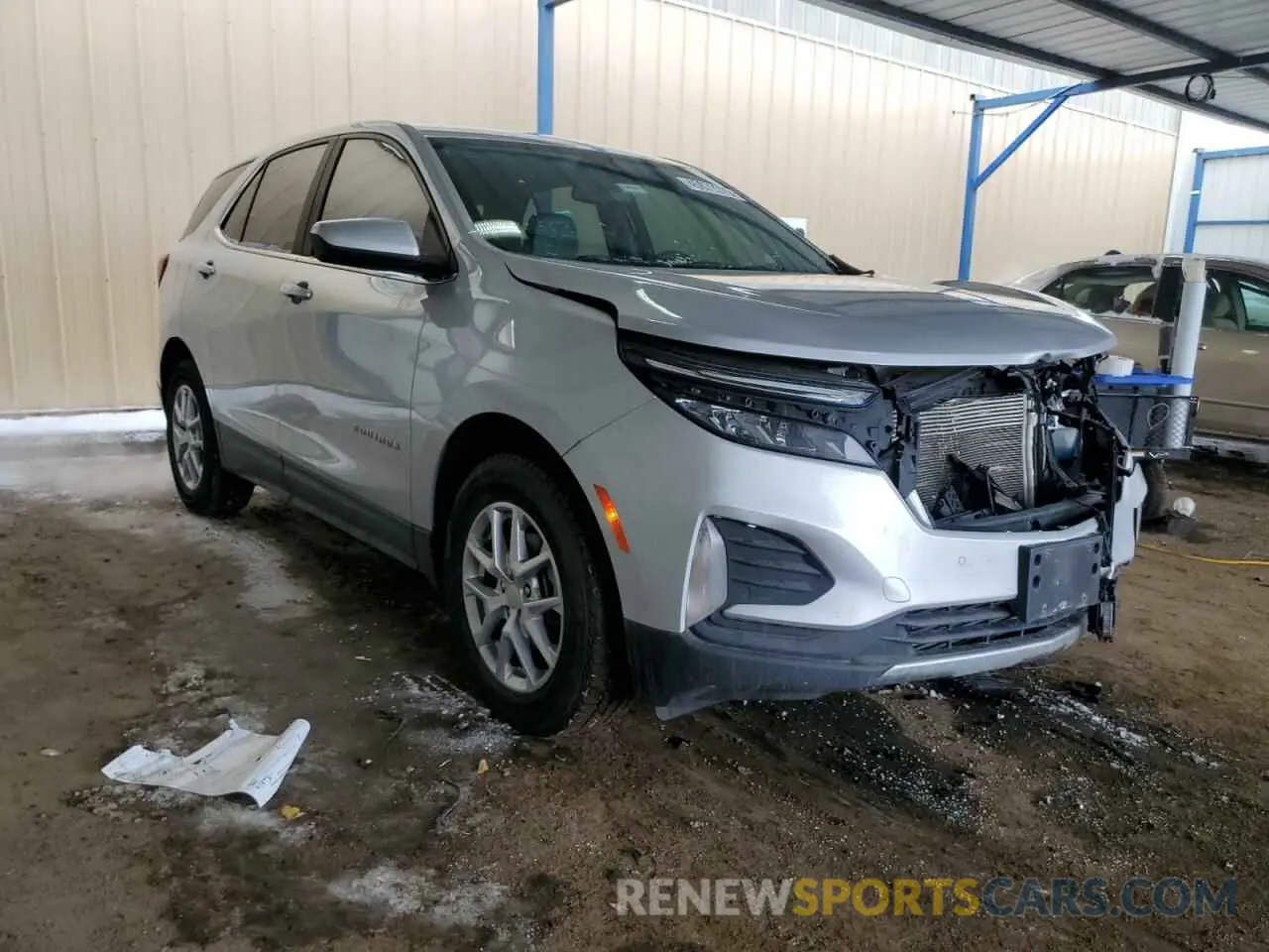 4 Photograph of a damaged car 2GNAXTEV6N6116136 CHEVROLET EQUINOX 2022