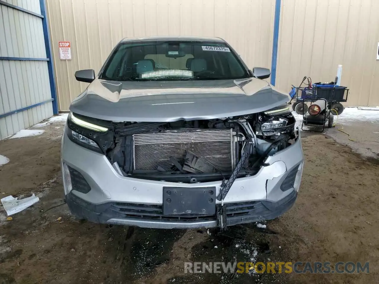 5 Photograph of a damaged car 2GNAXTEV6N6116136 CHEVROLET EQUINOX 2022