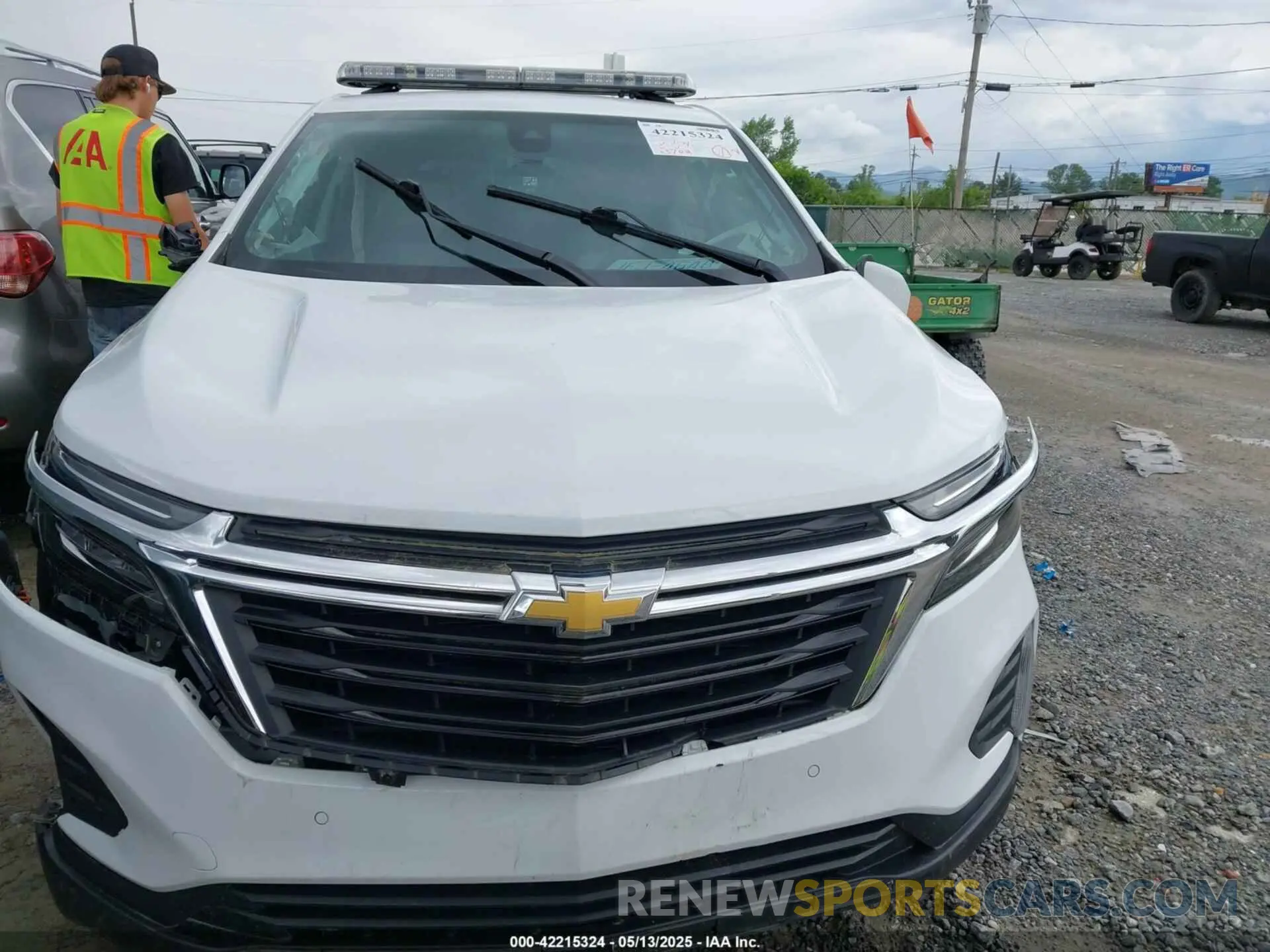 12 Photograph of a damaged car 2GNAXTEV7N6141417 CHEVROLET EQUINOX 2022