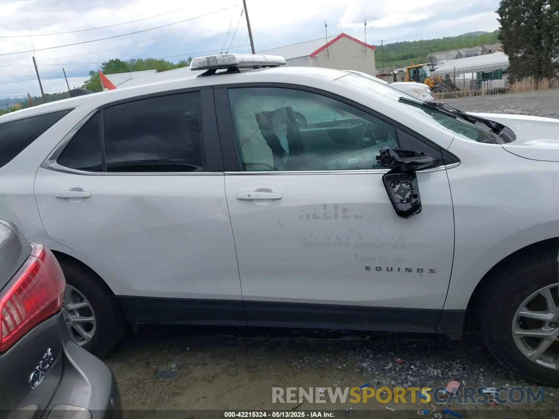 13 Photograph of a damaged car 2GNAXTEV7N6141417 CHEVROLET EQUINOX 2022