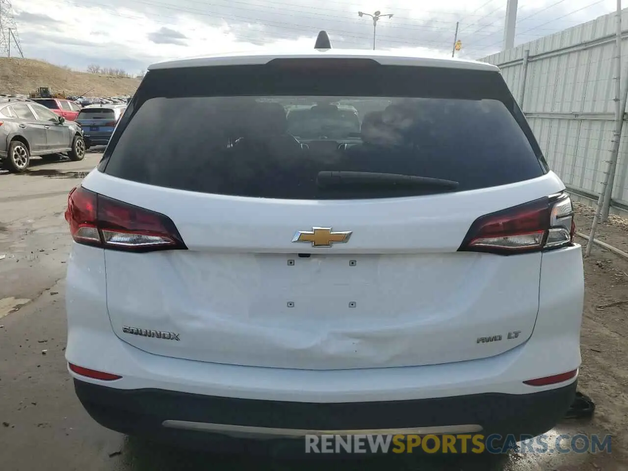 6 Photograph of a damaged car 2GNAXTEV9N6107317 CHEVROLET EQUINOX 2022