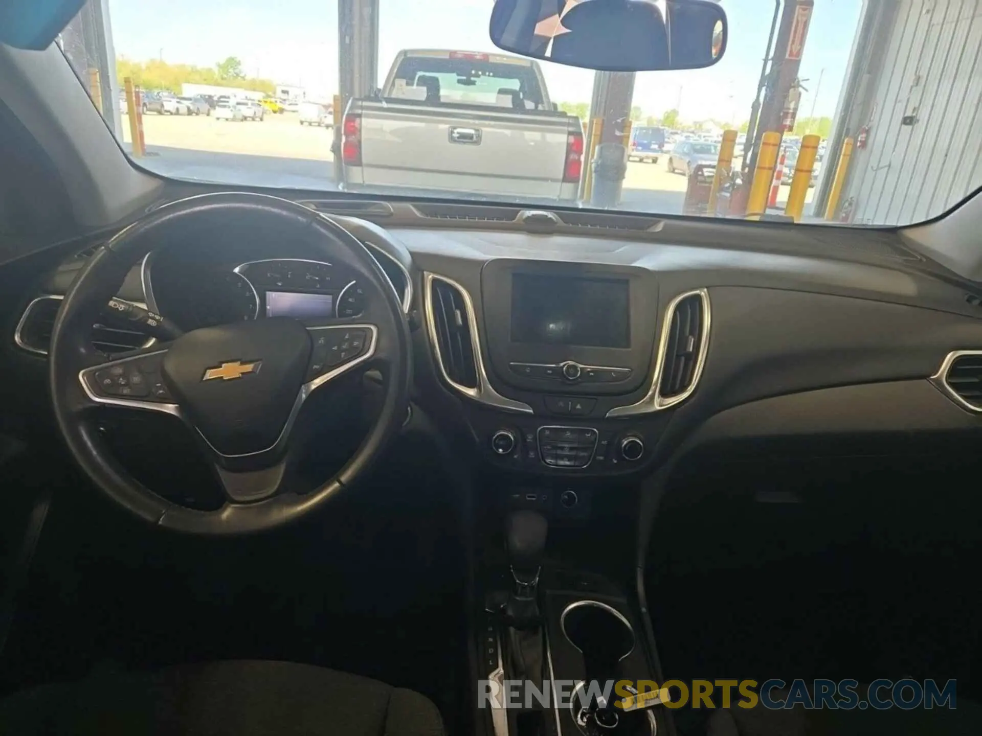 5 Photograph of a damaged car 2GNAXTEV9N6108404 CHEVROLET EQUINOX 2022