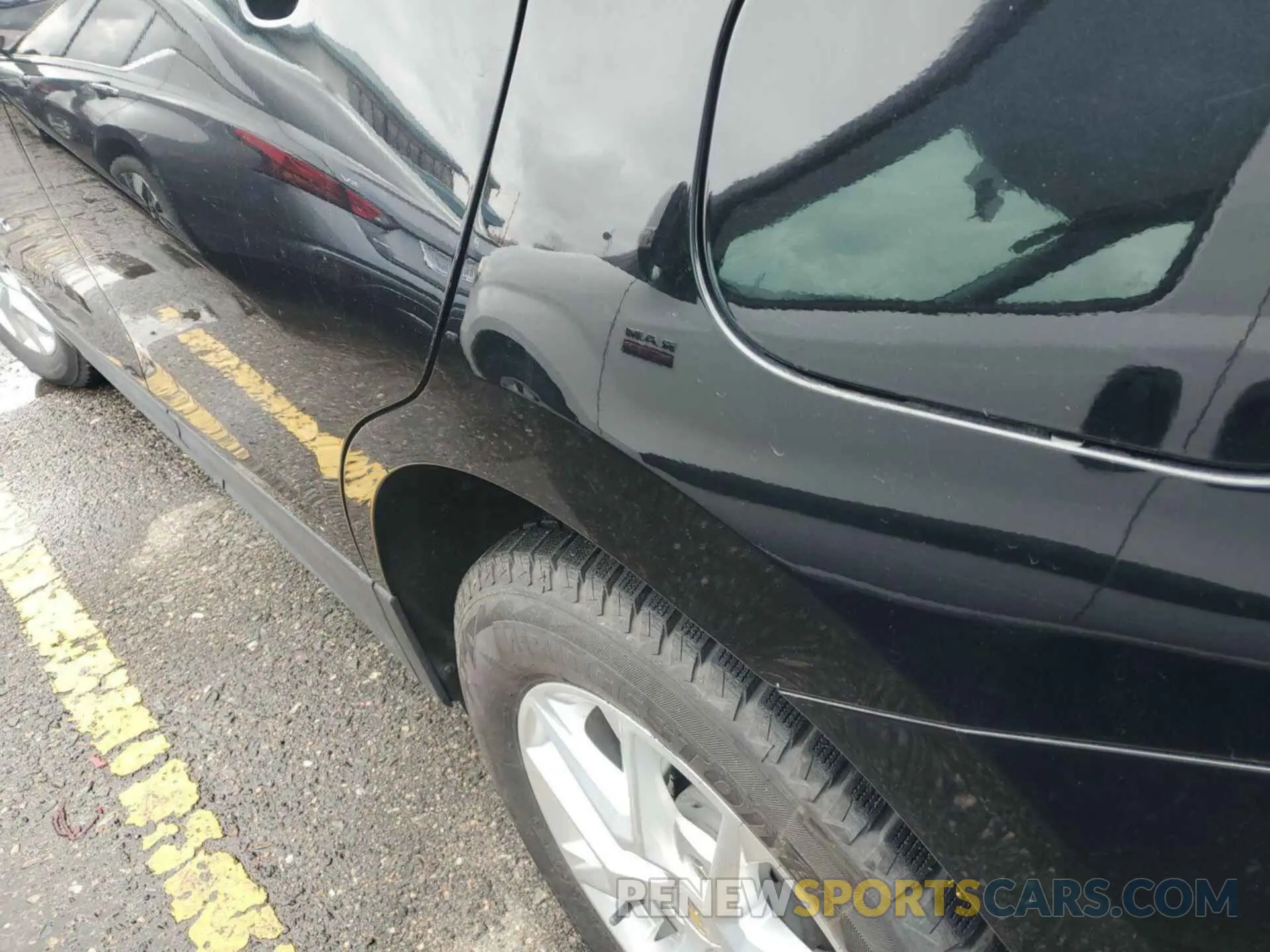 21 Photograph of a damaged car 2GNAXTEV9N6108516 CHEVROLET EQUINOX 2022