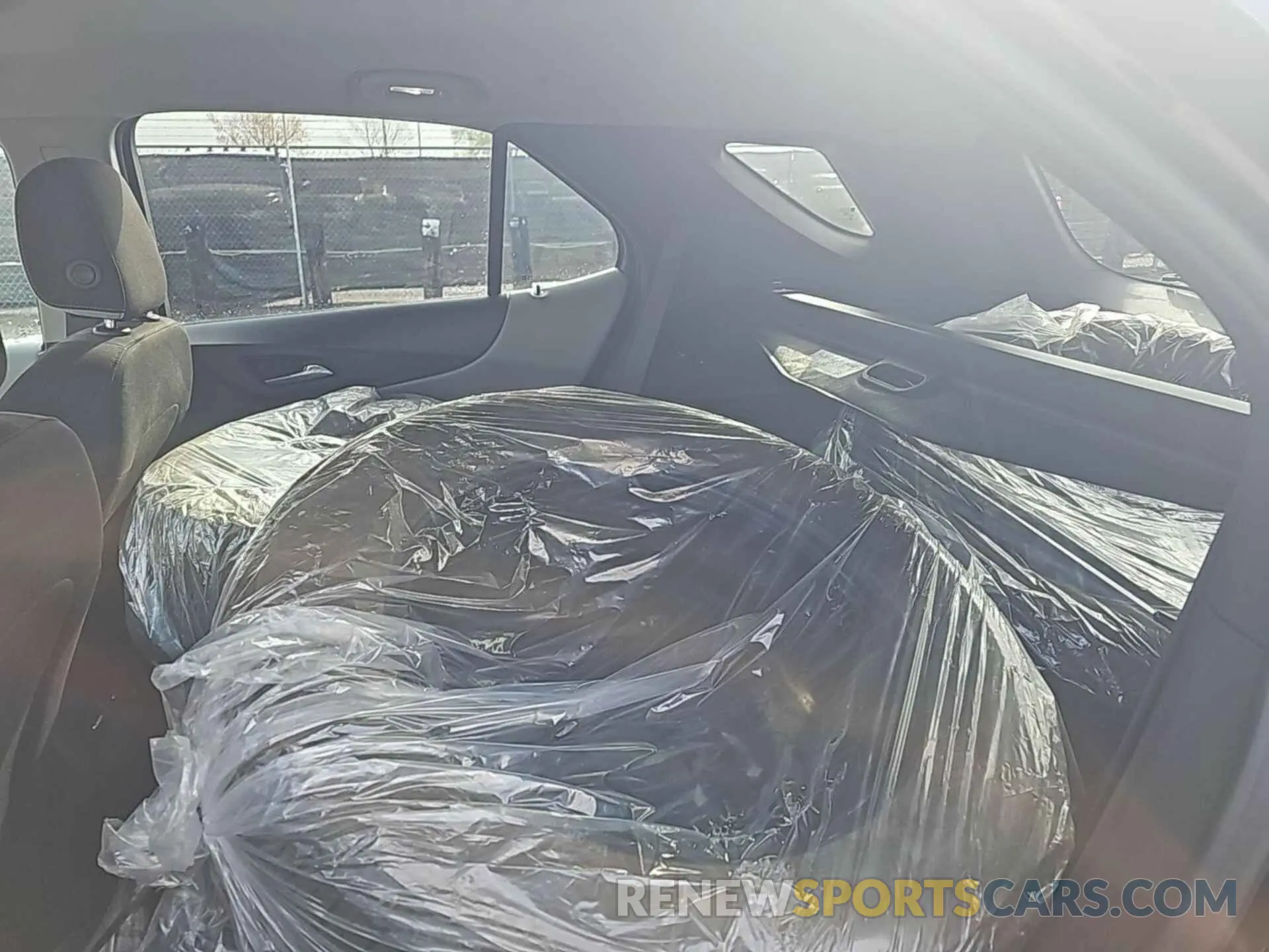 4 Photograph of a damaged car 2GNAXTEV9N6108516 CHEVROLET EQUINOX 2022
