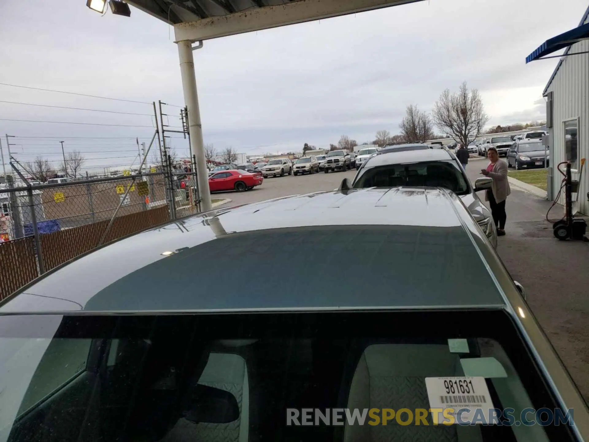 21 Photograph of a damaged car 2GNAXTEV9N6109908 CHEVROLET EQUINOX 2022