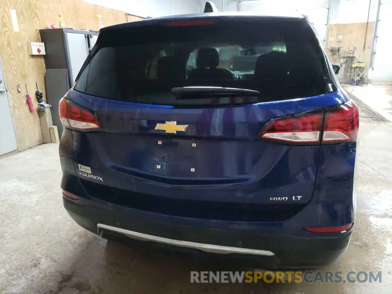 6 Photograph of a damaged car 2GNAXUEV1N6121802 CHEVROLET EQUINOX 2022