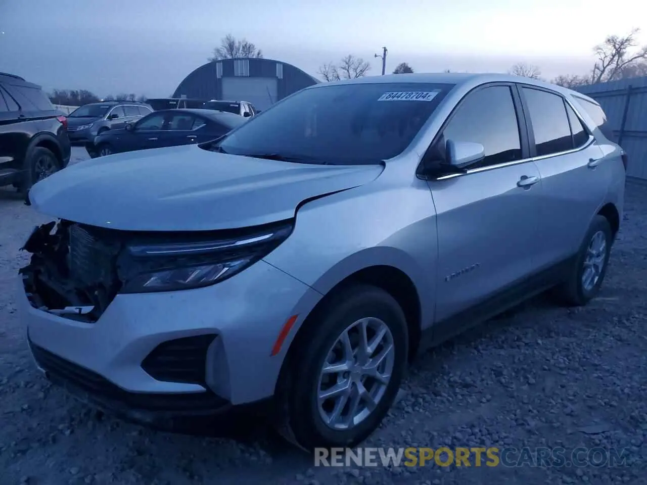 1 Photograph of a damaged car 2GNAXUEV1N6133853 CHEVROLET EQUINOX 2022