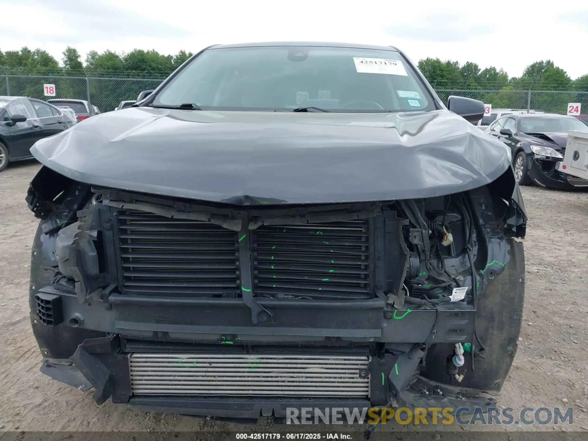 12 Photograph of a damaged car 2GNAXUEV1N6139930 CHEVROLET EQUINOX 2022
