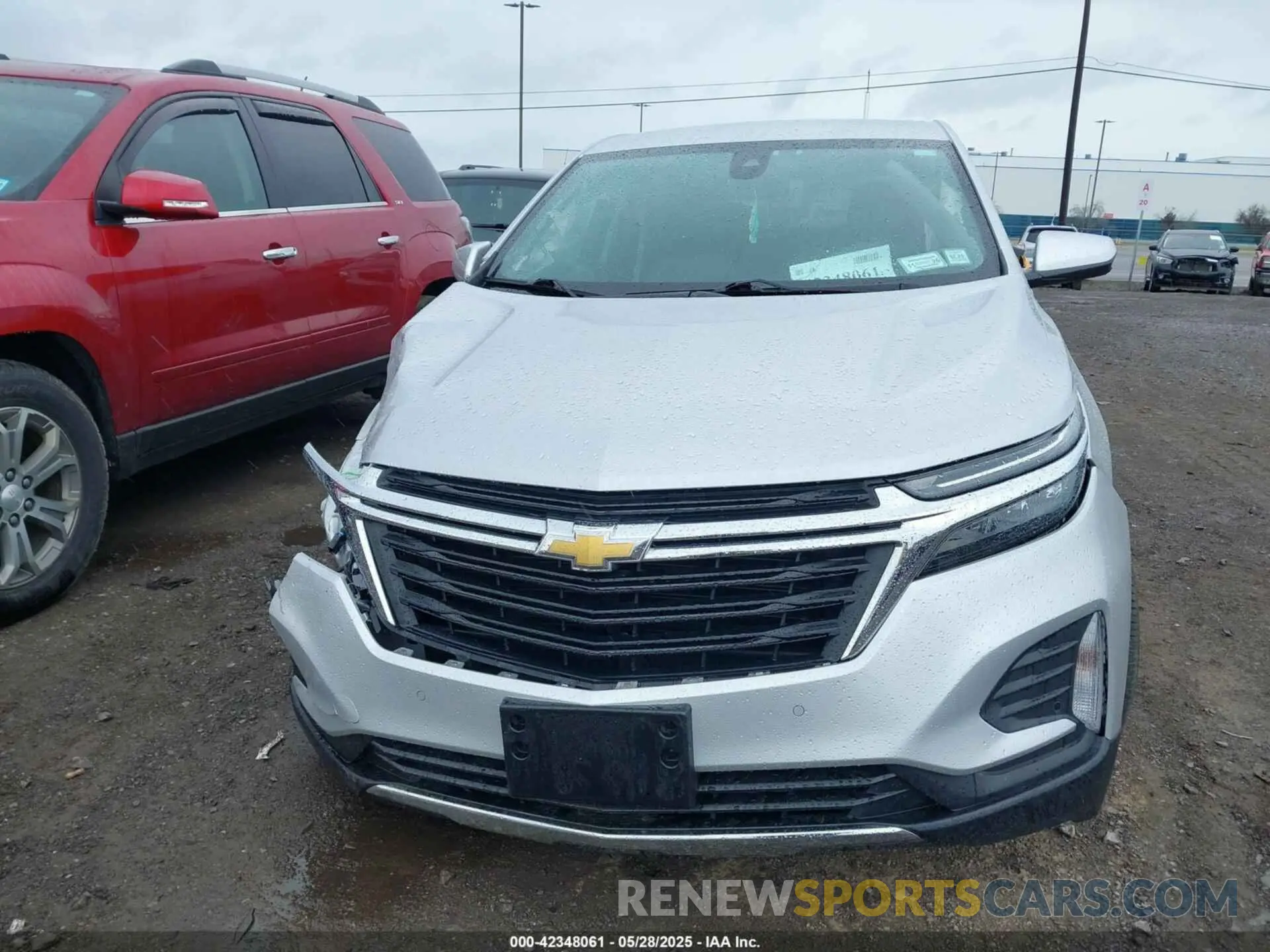 12 Photograph of a damaged car 2GNAXUEV2N6124451 CHEVROLET EQUINOX 2022