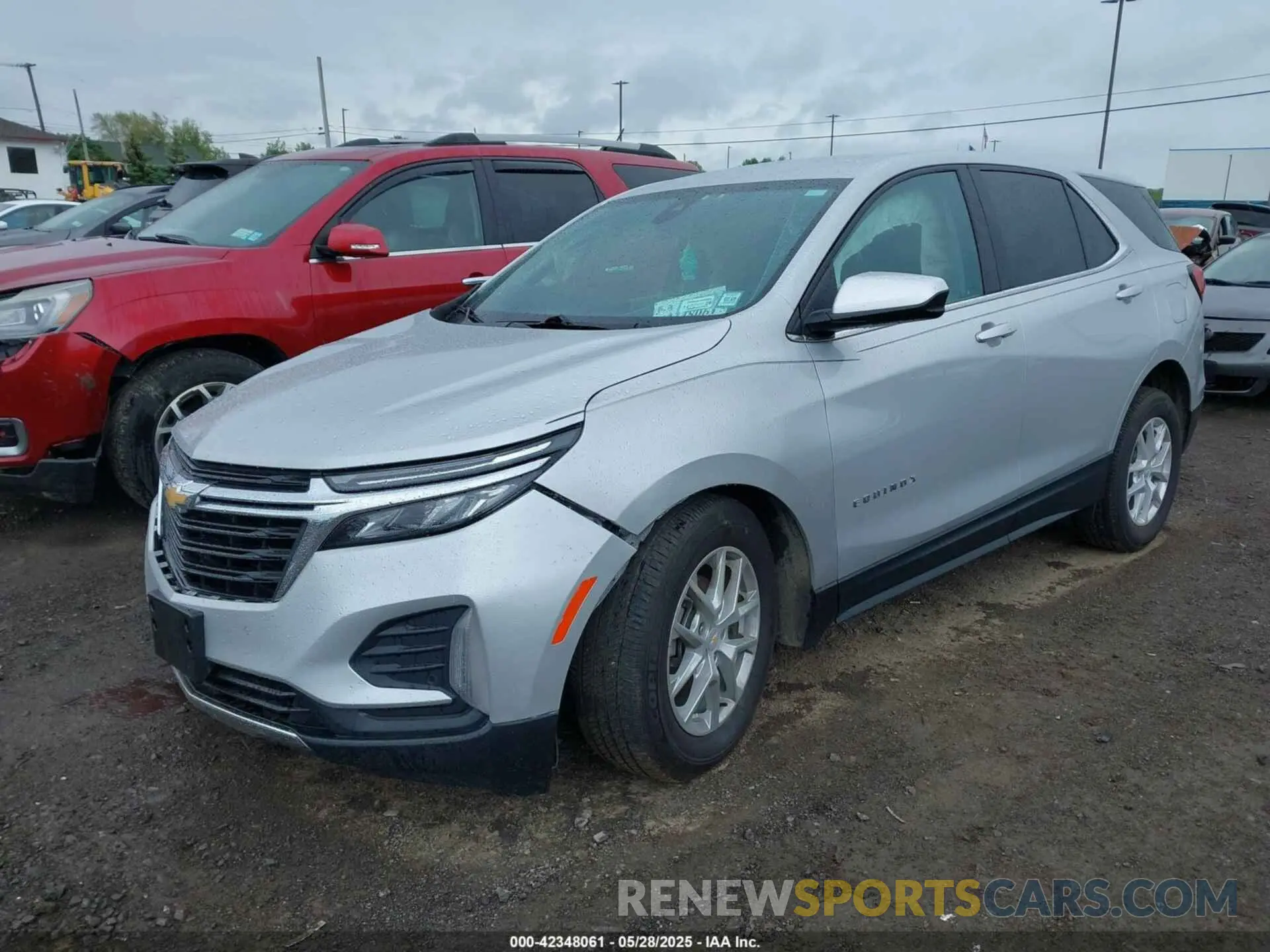 2 Photograph of a damaged car 2GNAXUEV2N6124451 CHEVROLET EQUINOX 2022