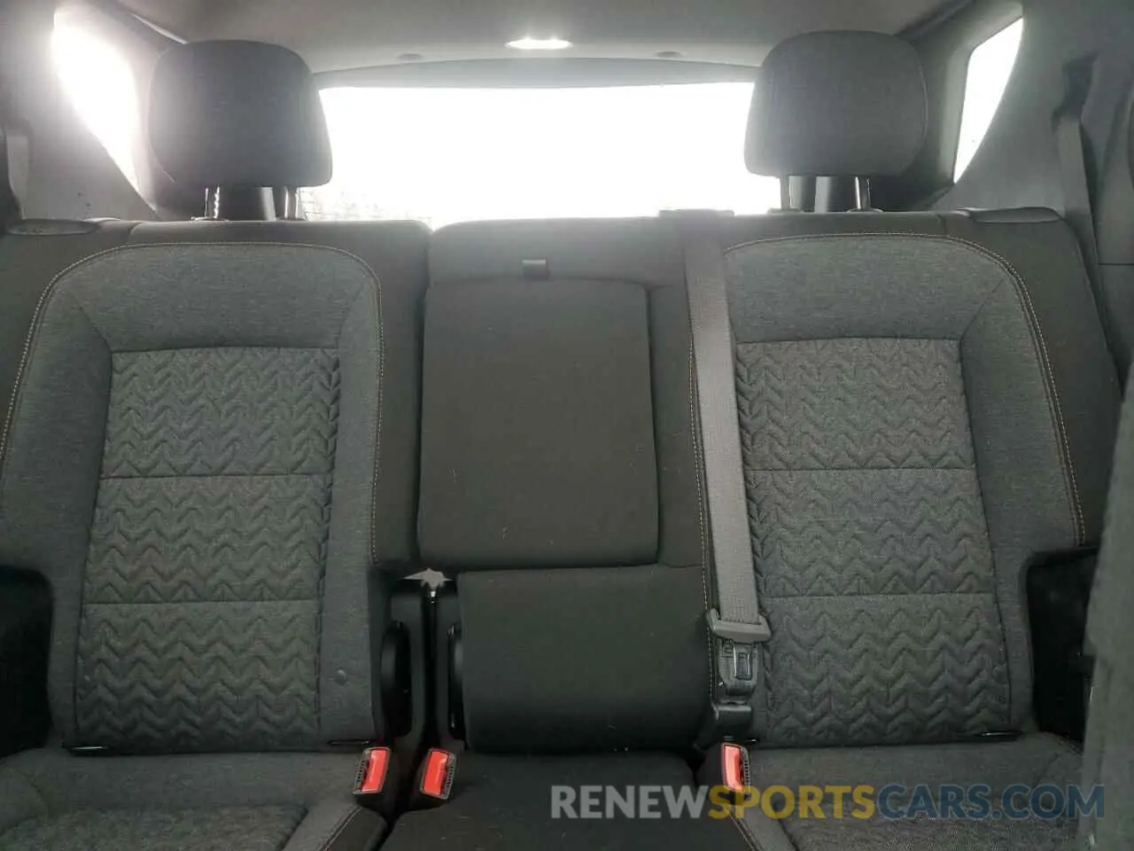 10 Photograph of a damaged car 2GNAXUEV2N6150984 CHEVROLET EQUINOX 2022