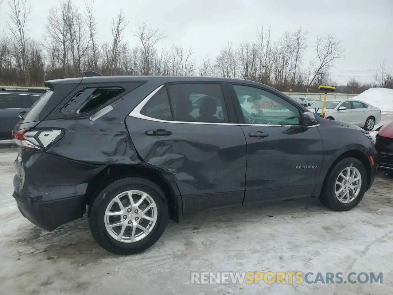 3 Photograph of a damaged car 2GNAXUEV2N6150984 CHEVROLET EQUINOX 2022