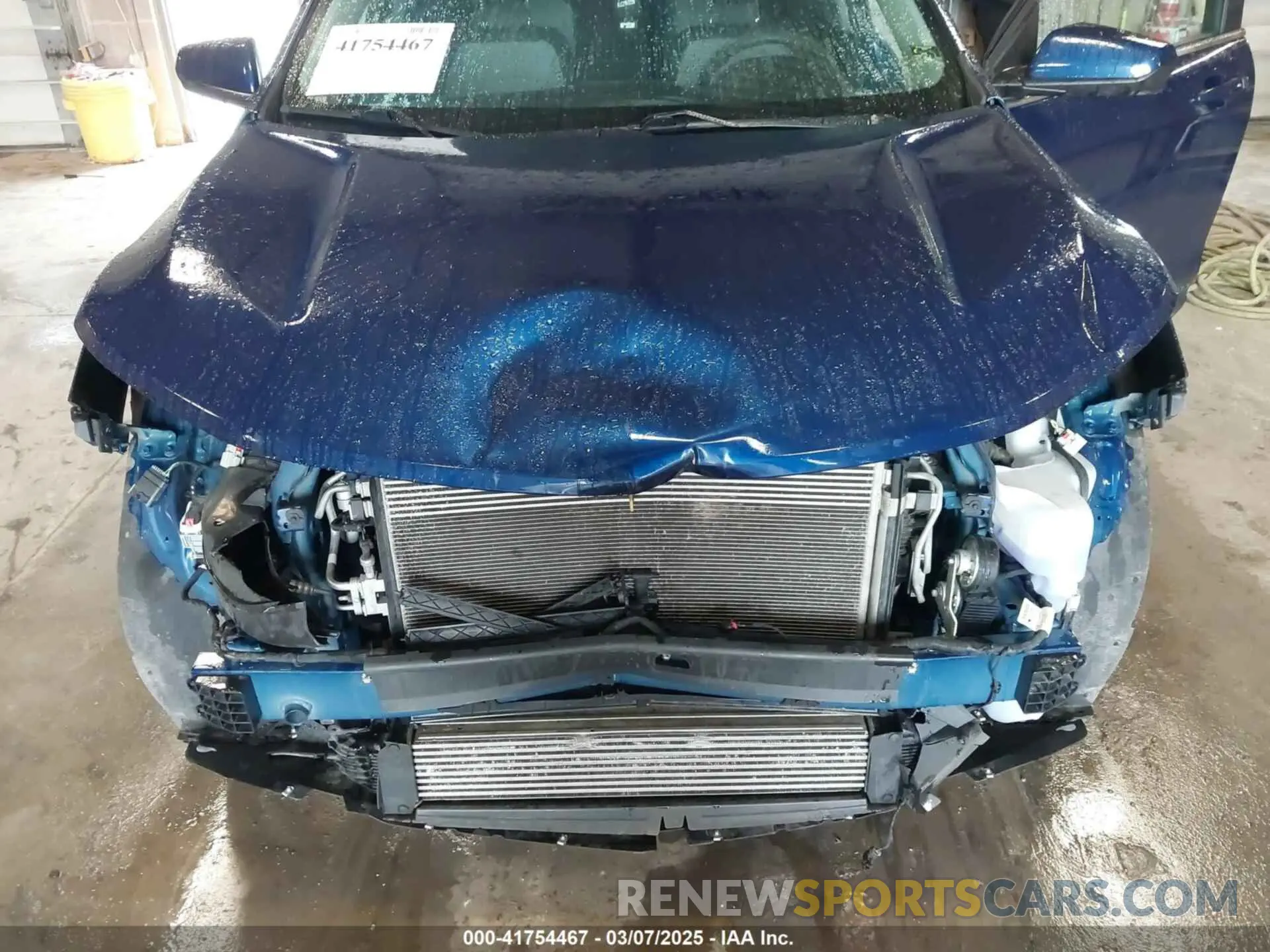 10 Photograph of a damaged car 2GNAXUEV3N6113863 CHEVROLET EQUINOX 2022