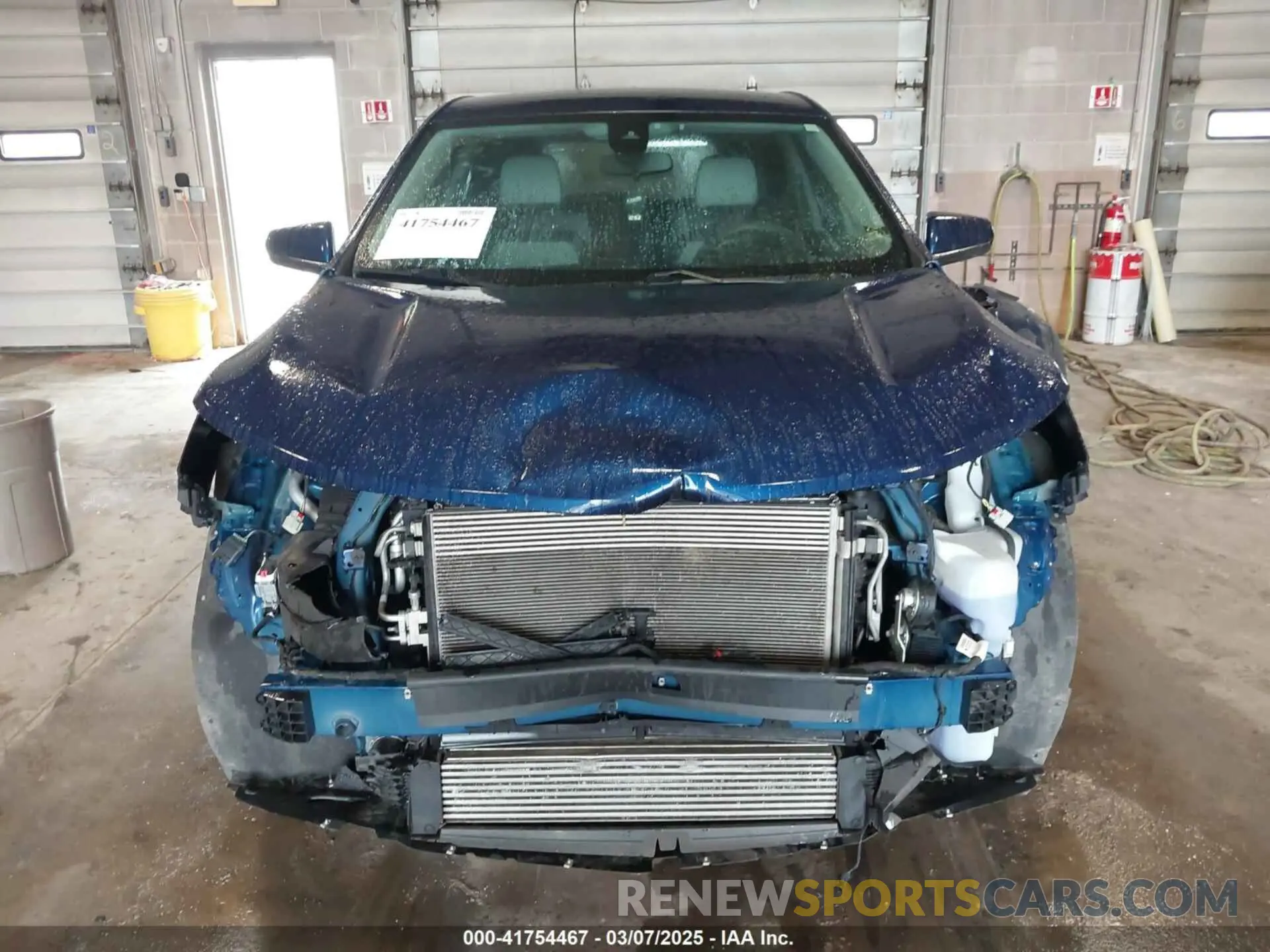 13 Photograph of a damaged car 2GNAXUEV3N6113863 CHEVROLET EQUINOX 2022