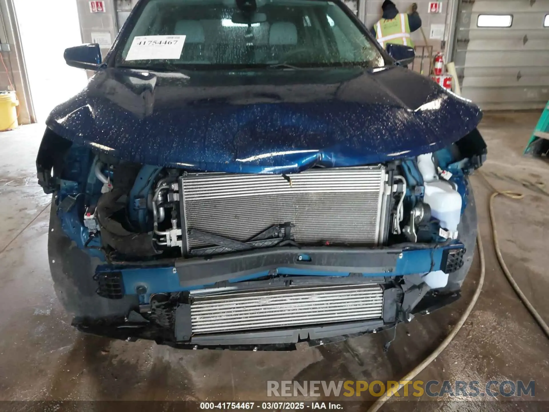6 Photograph of a damaged car 2GNAXUEV3N6113863 CHEVROLET EQUINOX 2022