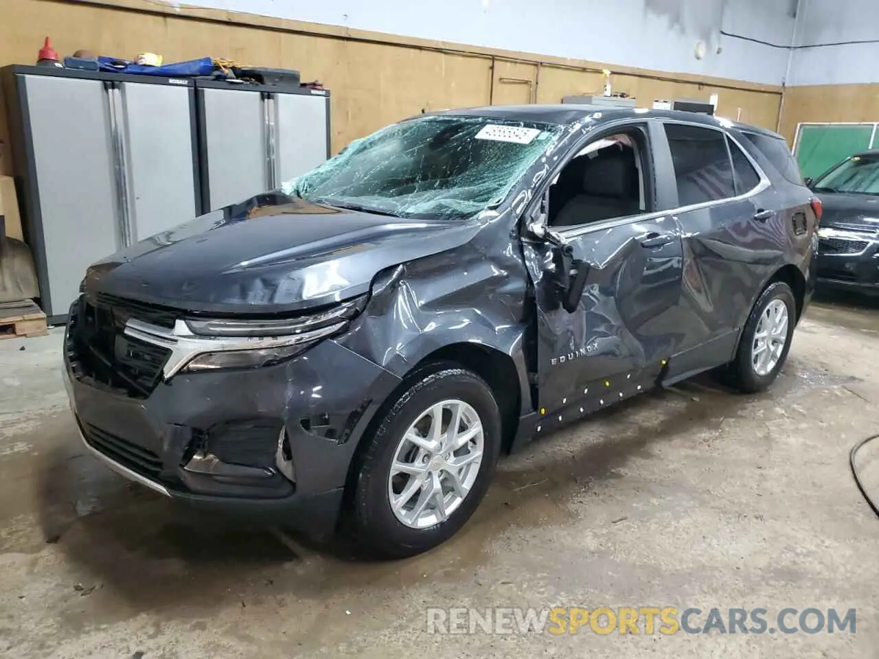 1 Photograph of a damaged car 2GNAXUEV4N6122040 CHEVROLET EQUINOX 2022