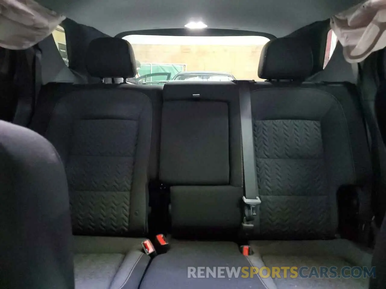 10 Photograph of a damaged car 2GNAXUEV4N6122040 CHEVROLET EQUINOX 2022