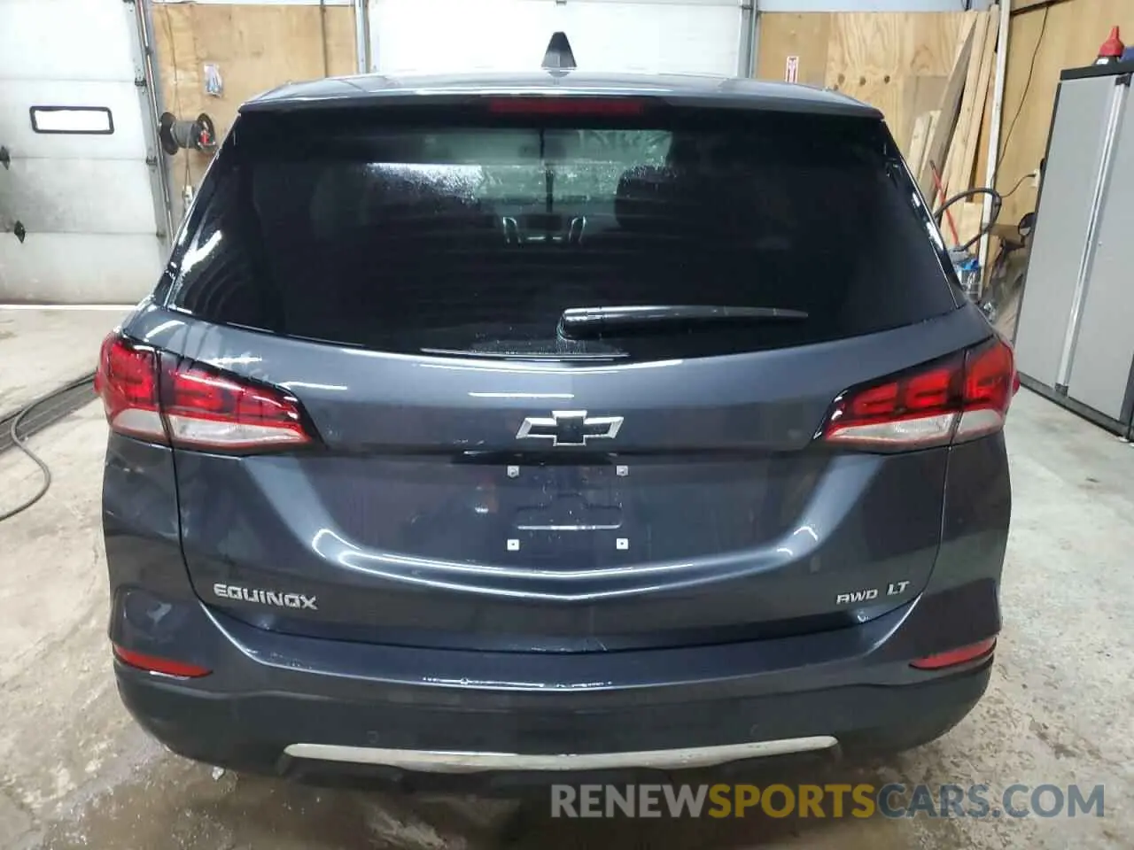 6 Photograph of a damaged car 2GNAXUEV4N6122040 CHEVROLET EQUINOX 2022