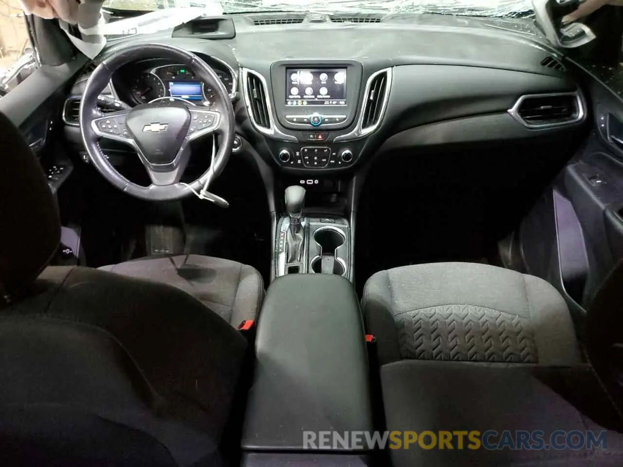 8 Photograph of a damaged car 2GNAXUEV4N6122040 CHEVROLET EQUINOX 2022
