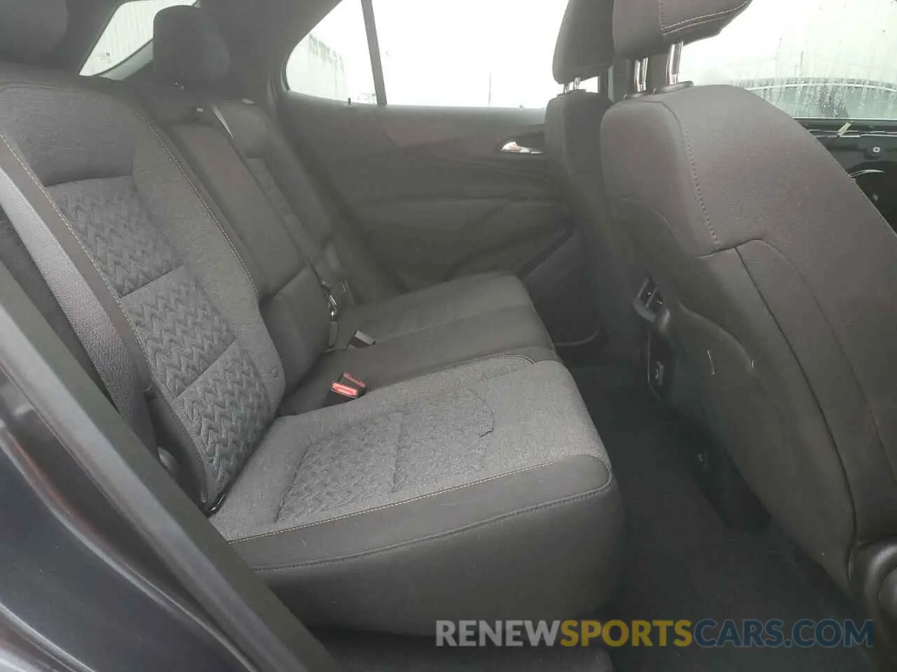 11 Photograph of a damaged car 2GNAXUEV4N6127416 CHEVROLET EQUINOX 2022