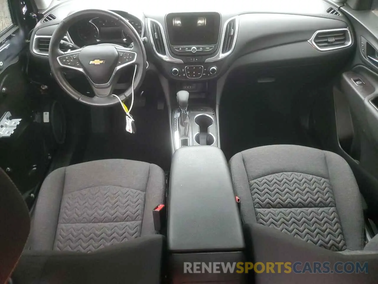 8 Photograph of a damaged car 2GNAXUEV4N6127416 CHEVROLET EQUINOX 2022