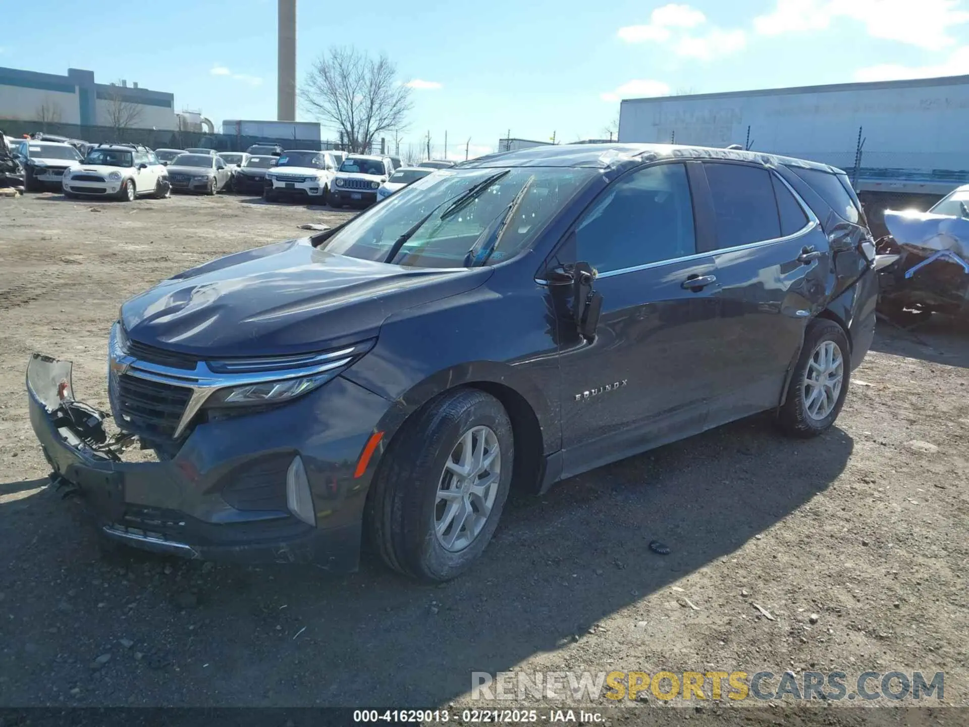 2 Photograph of a damaged car 2GNAXUEV5N6140000 CHEVROLET EQUINOX 2022