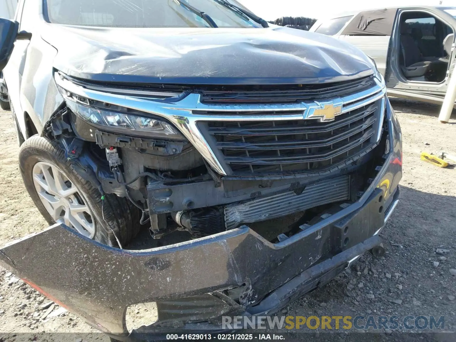6 Photograph of a damaged car 2GNAXUEV5N6140000 CHEVROLET EQUINOX 2022