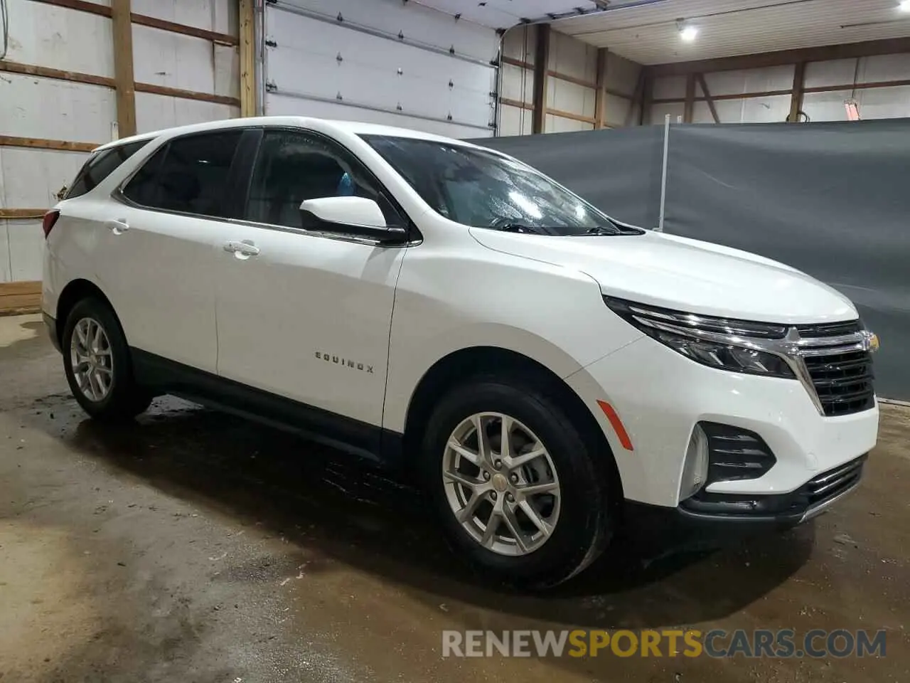 4 Photograph of a damaged car 2GNAXUEV6N6119561 CHEVROLET EQUINOX 2022
