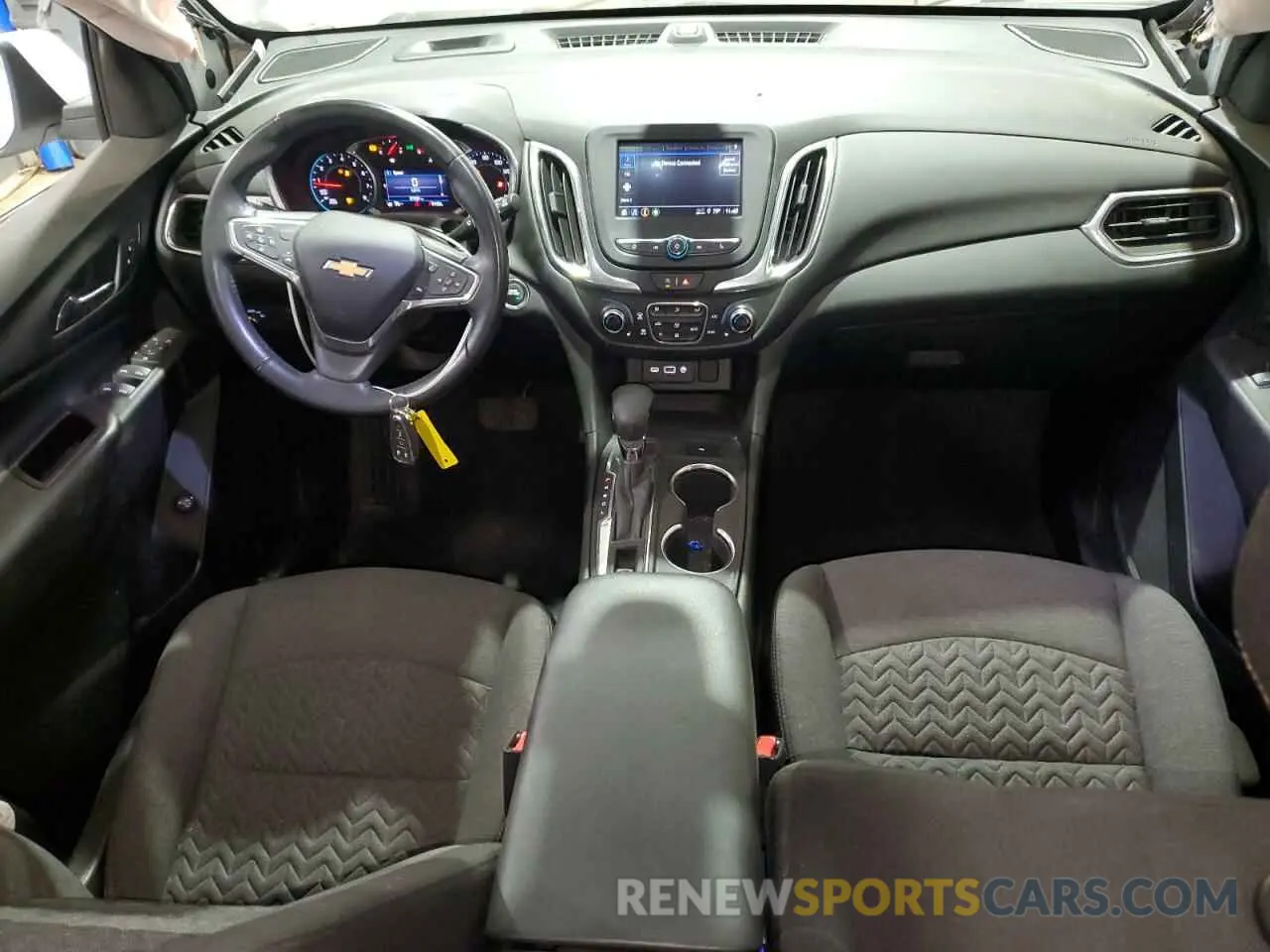 8 Photograph of a damaged car 2GNAXUEV6N6119561 CHEVROLET EQUINOX 2022