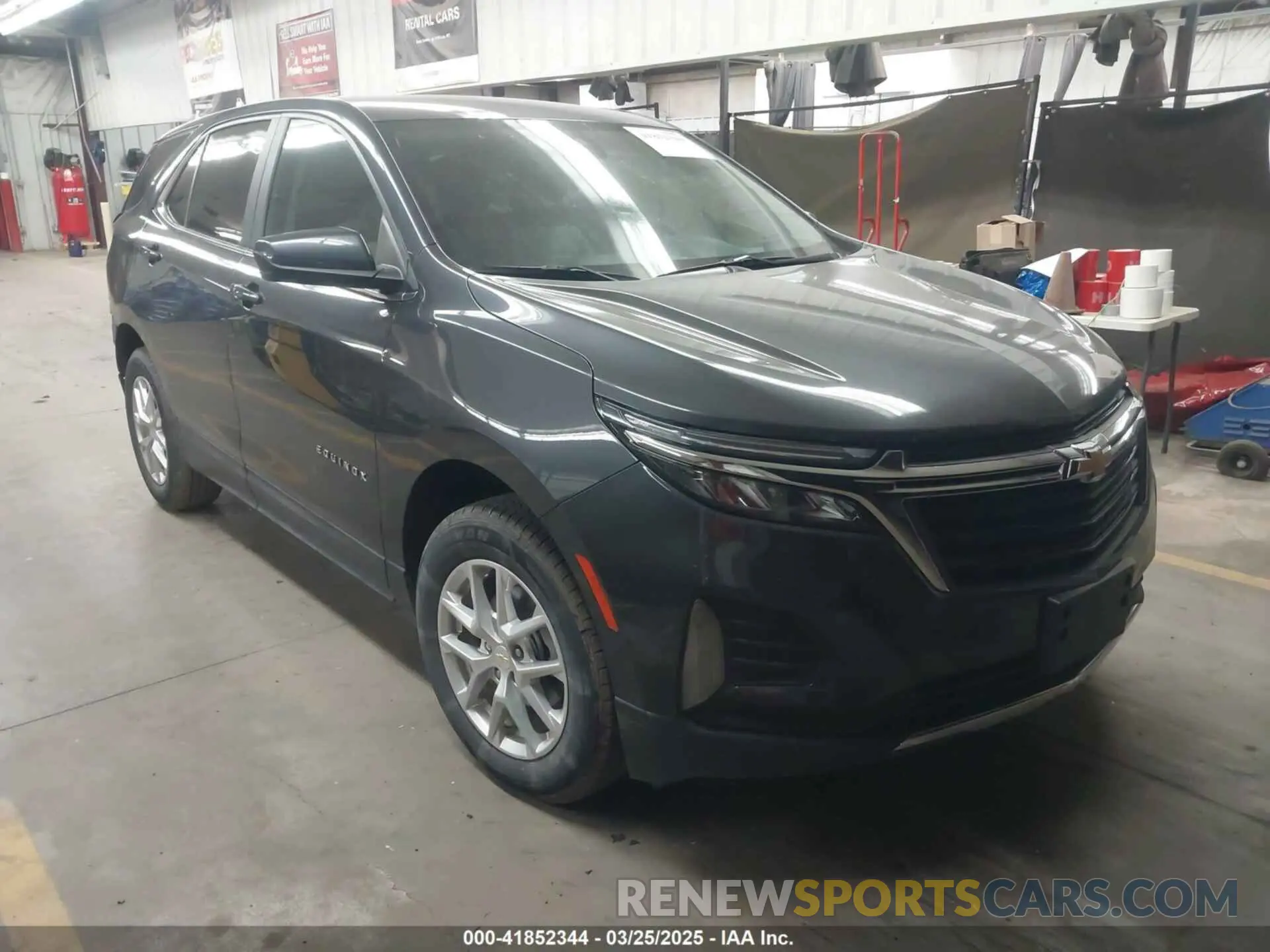 1 Photograph of a damaged car 2GNAXUEV6N6144962 CHEVROLET EQUINOX 2022