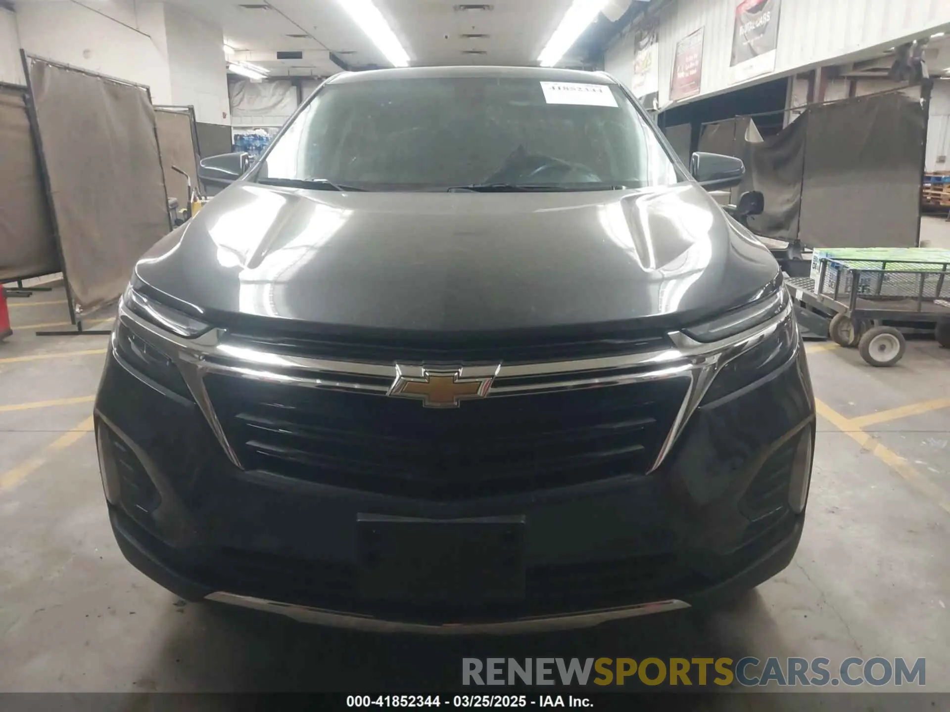 13 Photograph of a damaged car 2GNAXUEV6N6144962 CHEVROLET EQUINOX 2022