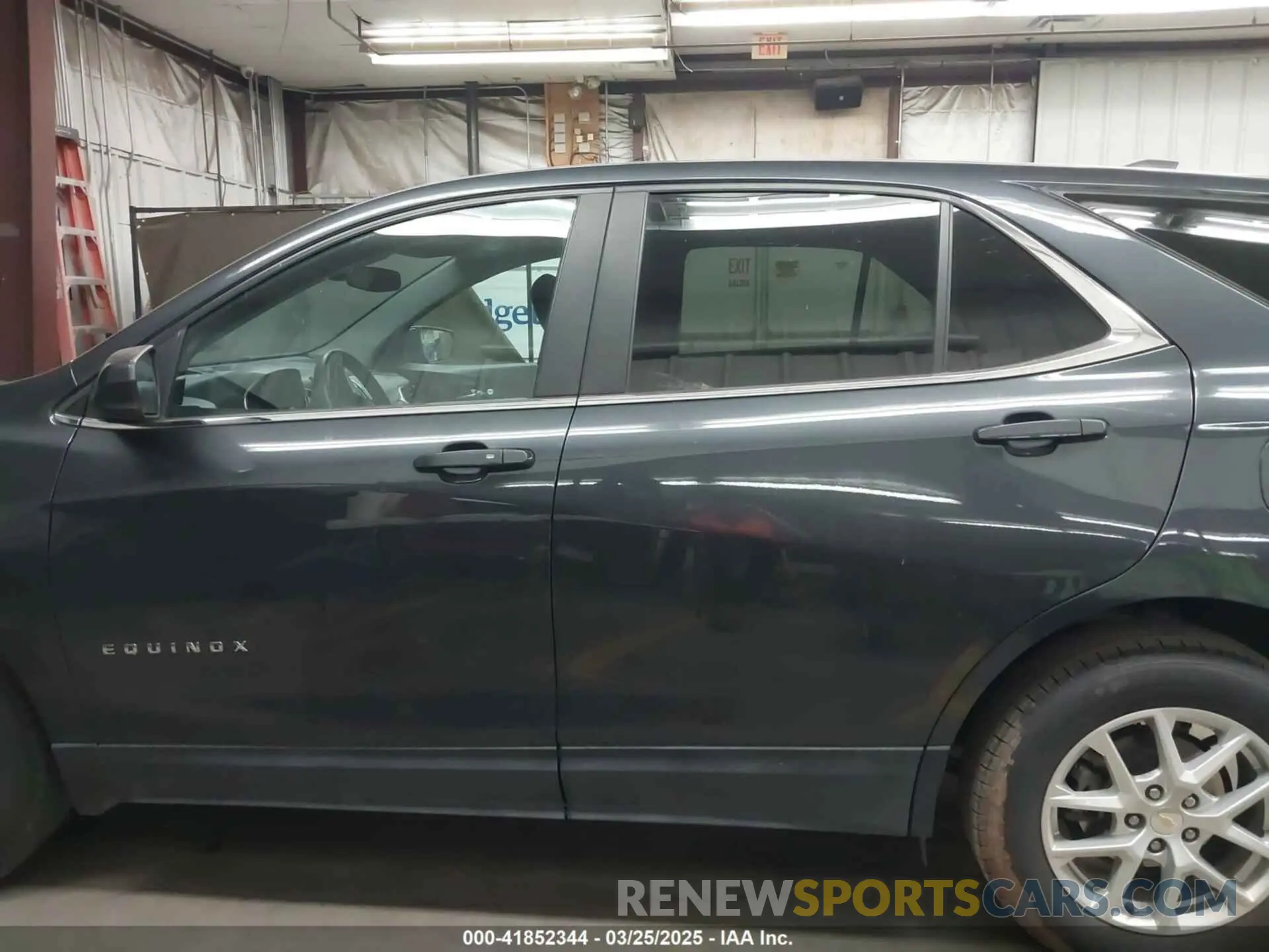 15 Photograph of a damaged car 2GNAXUEV6N6144962 CHEVROLET EQUINOX 2022