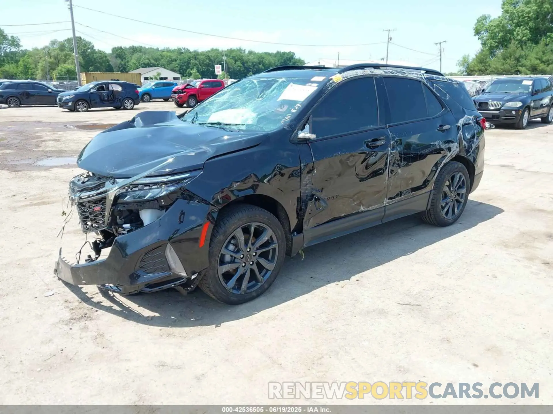 2 Photograph of a damaged car 2GNAXWEV0N6121740 CHEVROLET EQUINOX 2022