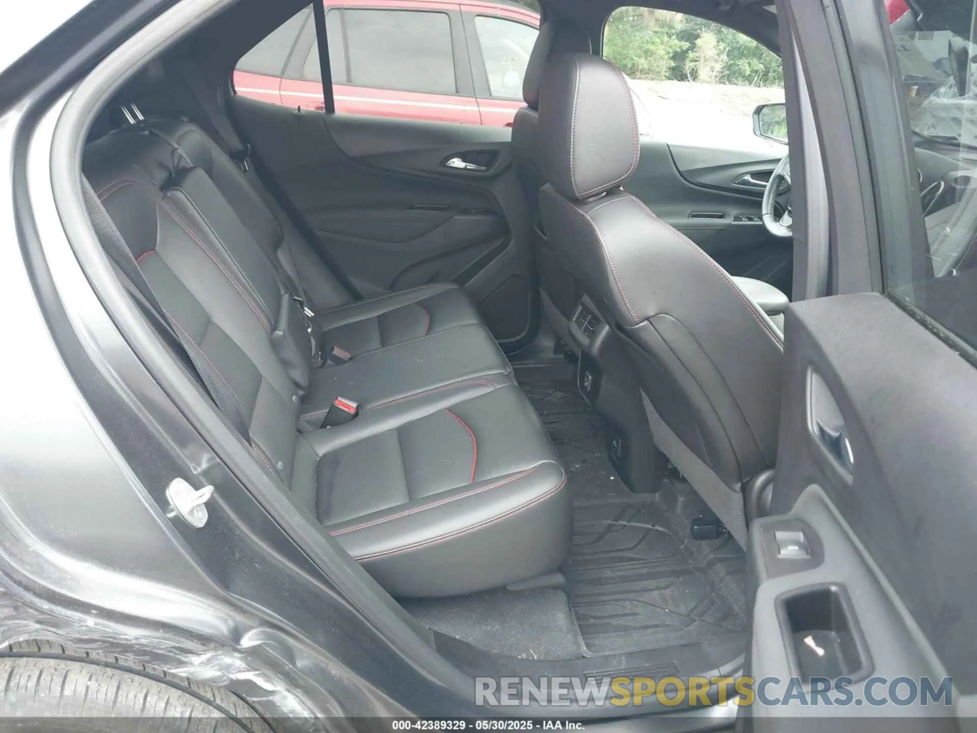 8 Photograph of a damaged car 2GNAXWEV2N6150639 CHEVROLET EQUINOX 2022