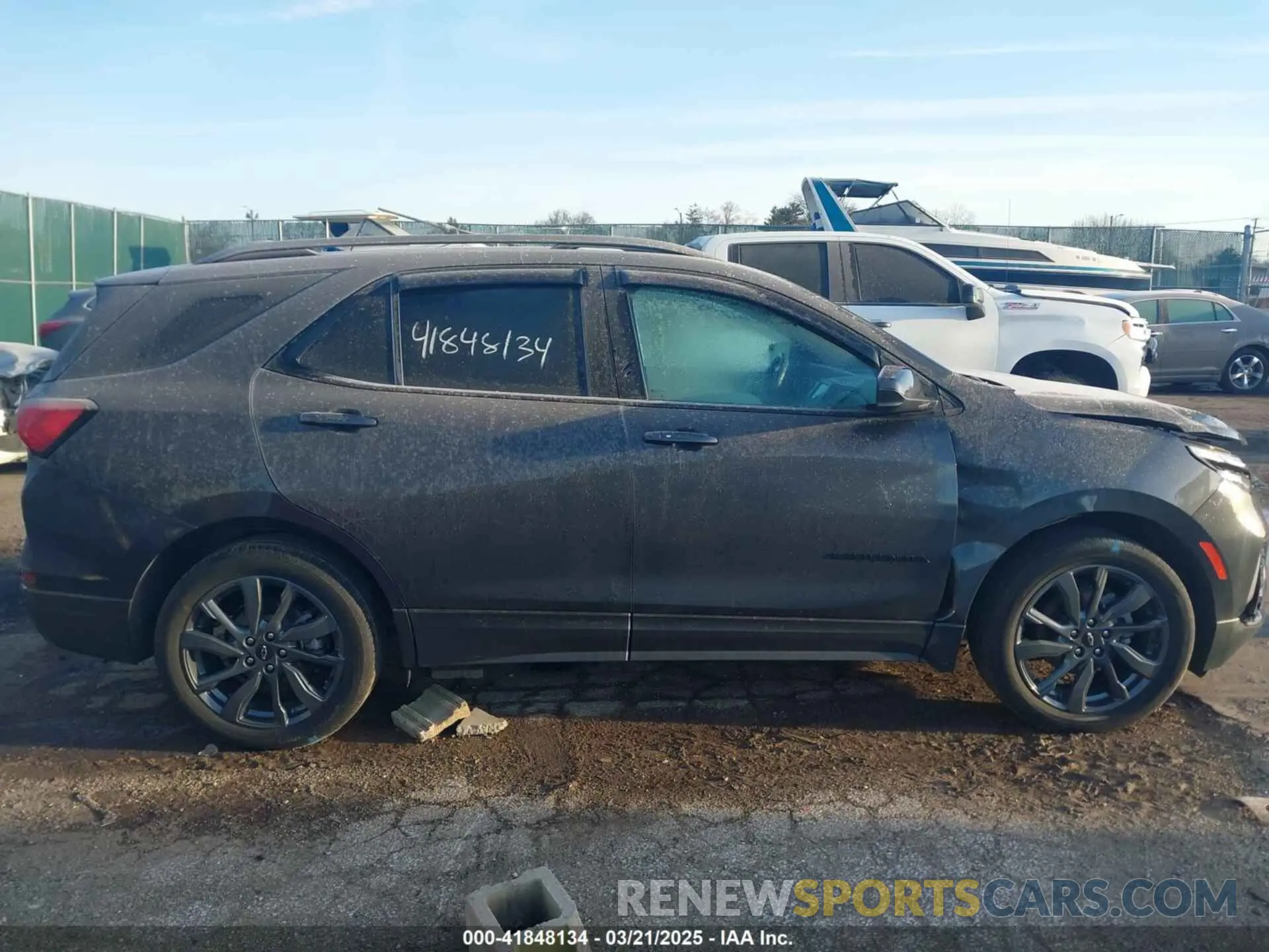 13 Photograph of a damaged car 2GNAXWEV2N6153203 CHEVROLET EQUINOX 2022