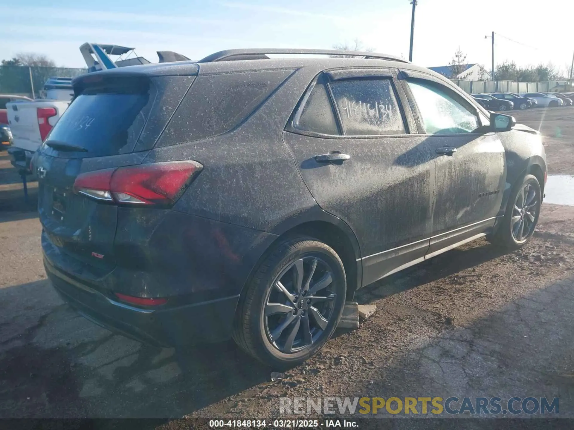 4 Photograph of a damaged car 2GNAXWEV2N6153203 CHEVROLET EQUINOX 2022