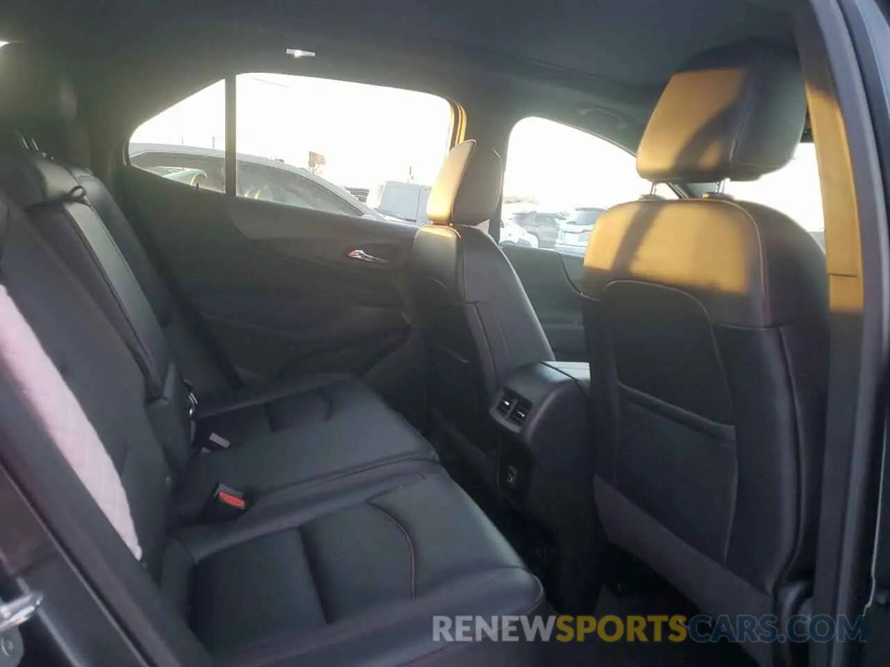 10 Photograph of a damaged car 2GNAXWEV3N6125006 CHEVROLET EQUINOX 2022