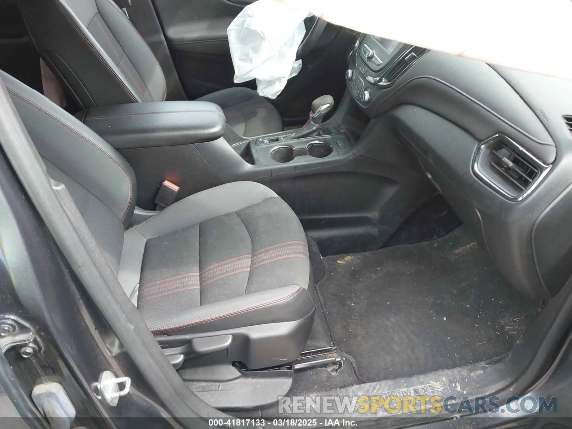 5 Photograph of a damaged car 2GNAXWEV4N6153168 CHEVROLET EQUINOX 2022