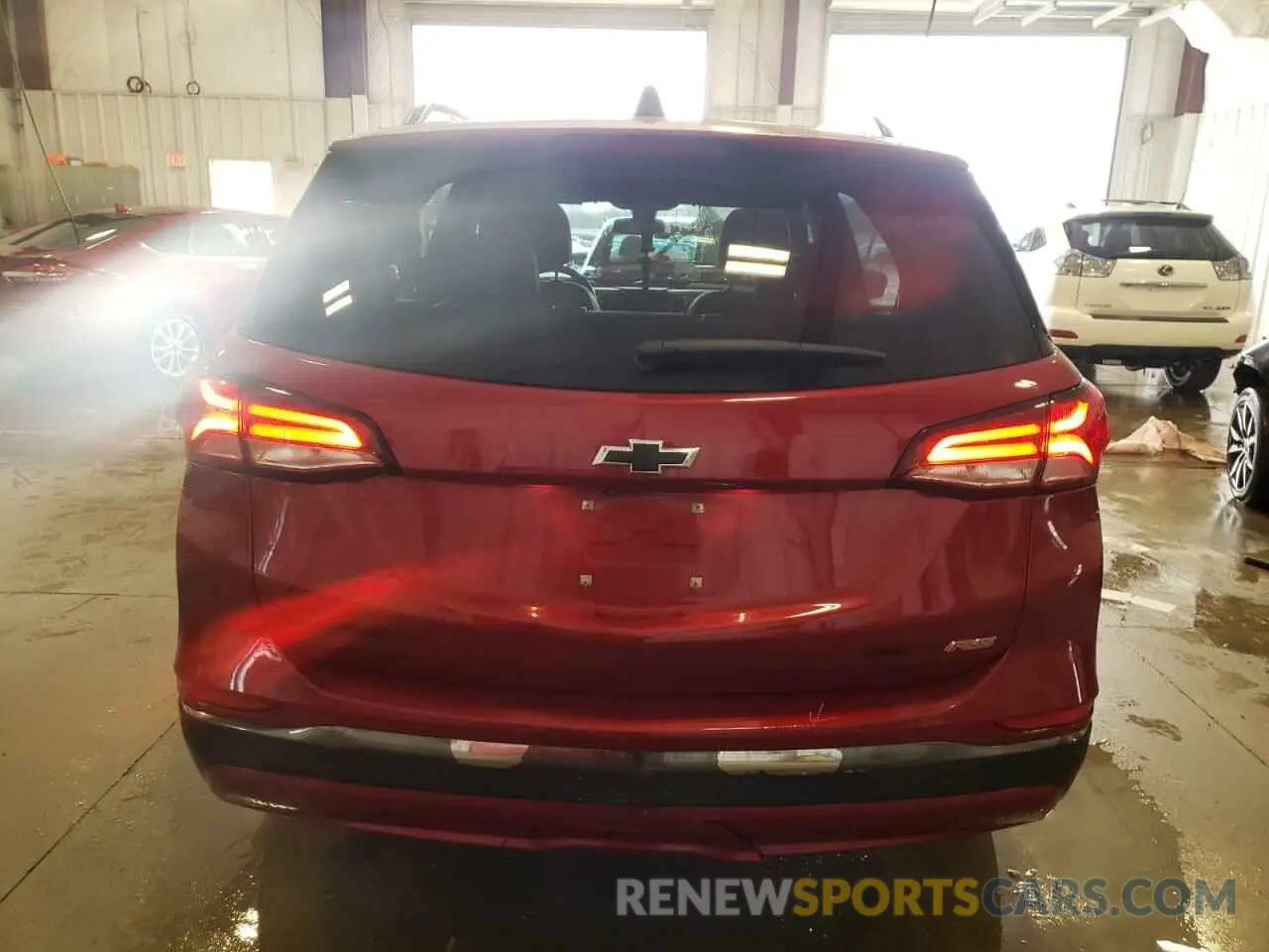 6 Photograph of a damaged car 2GNAXWEV6N6145234 CHEVROLET EQUINOX 2022