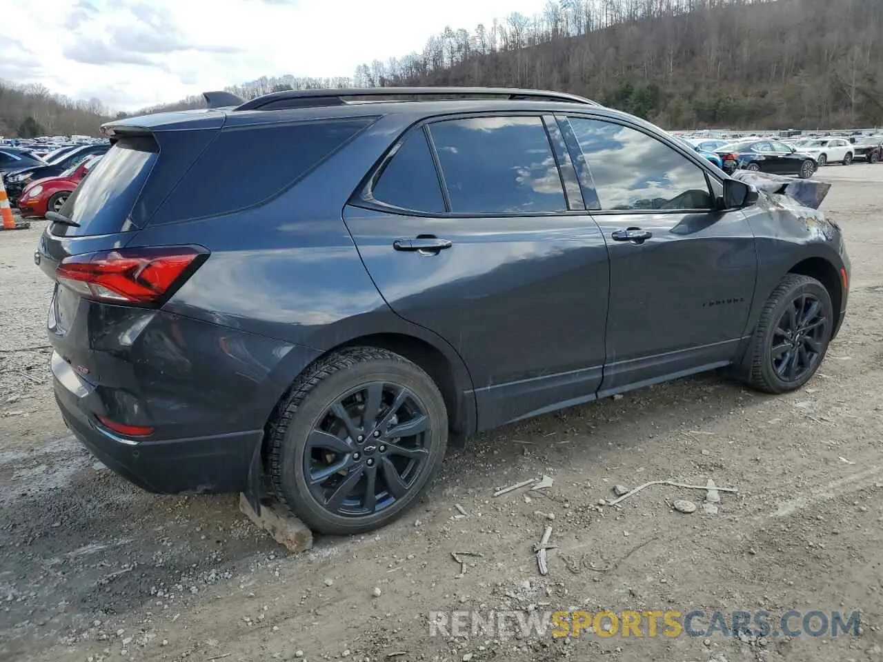 3 Photograph of a damaged car 2GNAXWEV6N6149168 CHEVROLET EQUINOX 2022