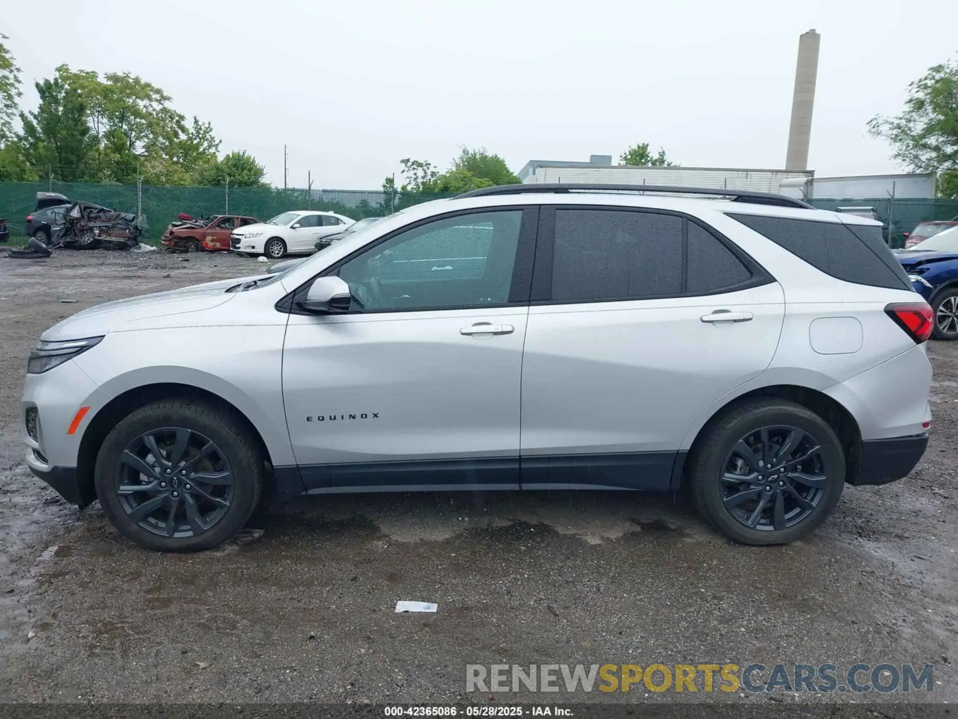 13 Photograph of a damaged car 2GNAXWEV8N6142870 CHEVROLET EQUINOX 2022