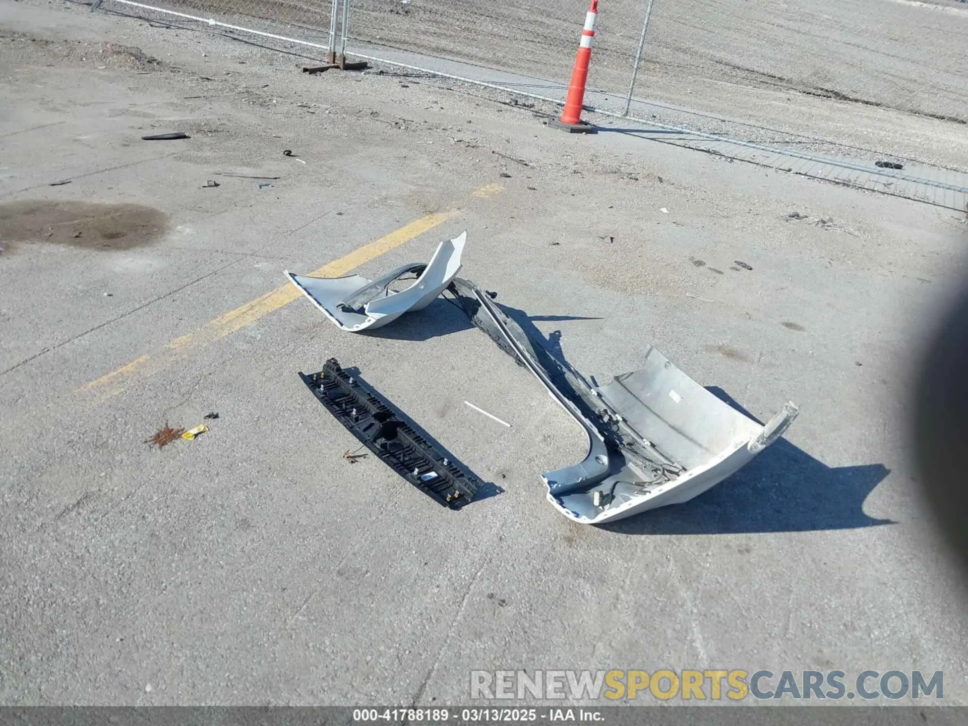 12 Photograph of a damaged car 2GNAXWEV9N6120490 CHEVROLET EQUINOX 2022