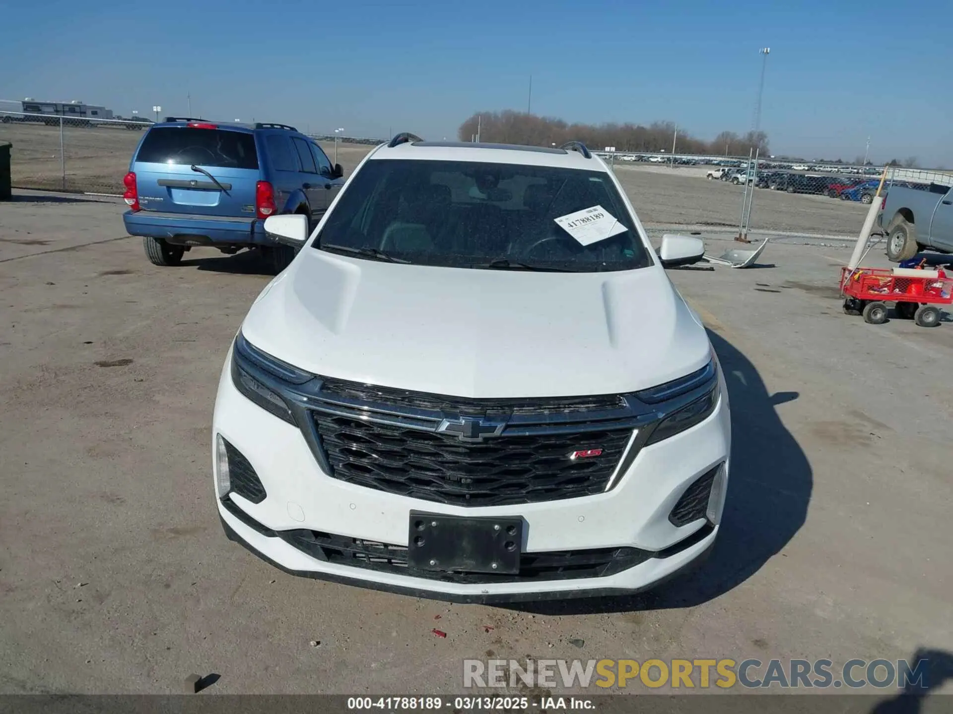 13 Photograph of a damaged car 2GNAXWEV9N6120490 CHEVROLET EQUINOX 2022