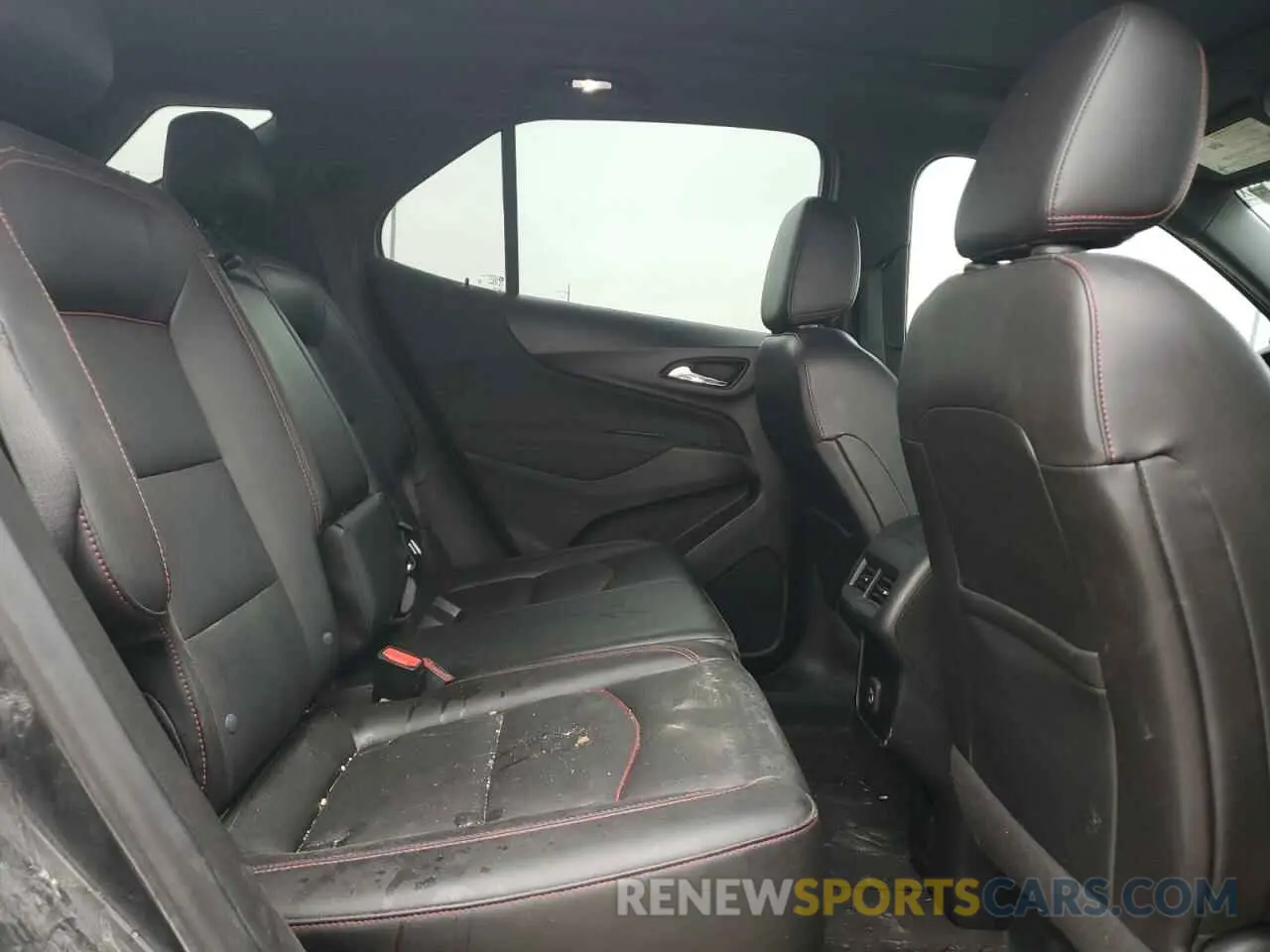 11 Photograph of a damaged car 2GNAXWEVXN6129005 CHEVROLET EQUINOX 2022