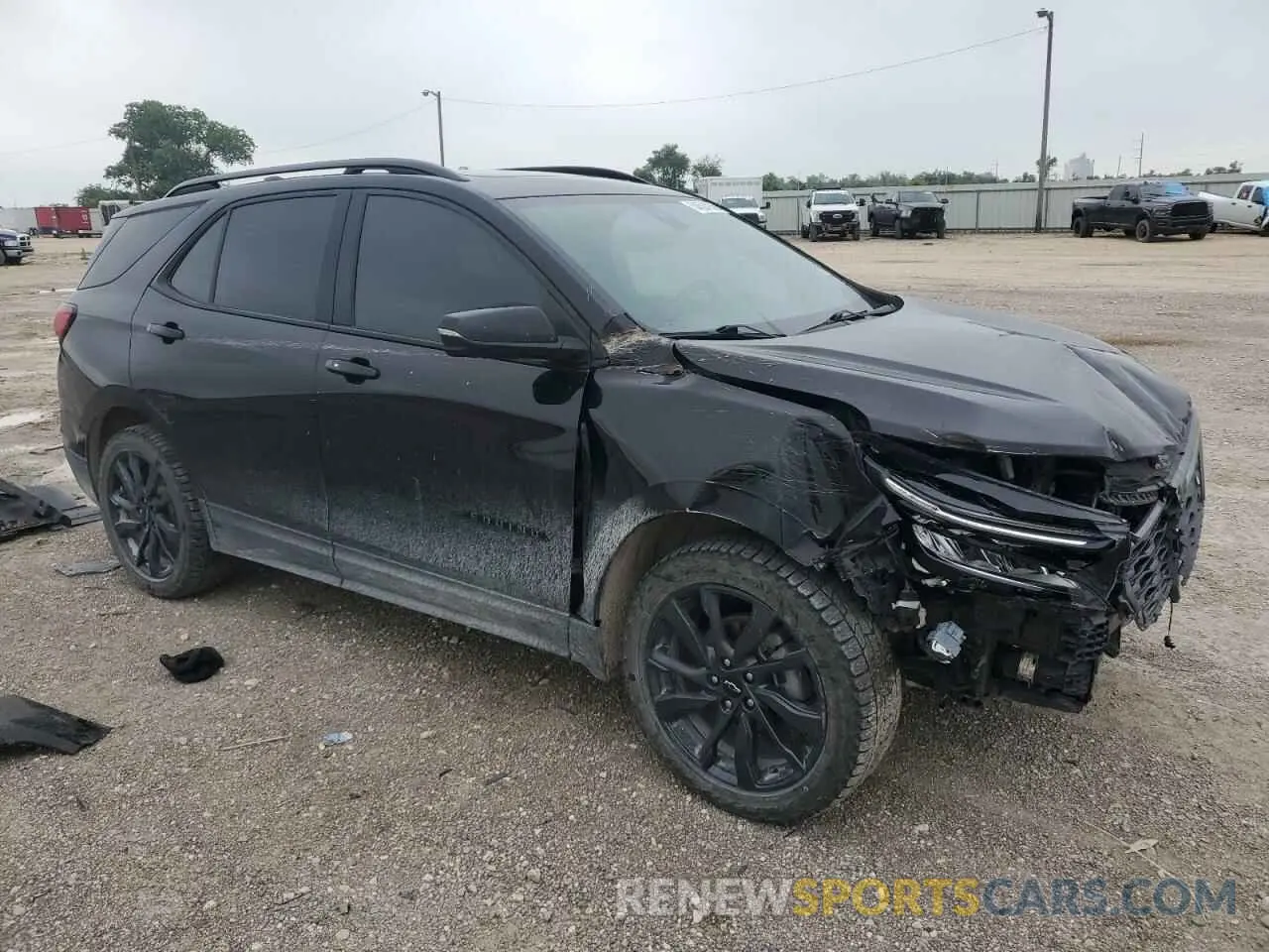4 Photograph of a damaged car 2GNAXWEVXN6129005 CHEVROLET EQUINOX 2022