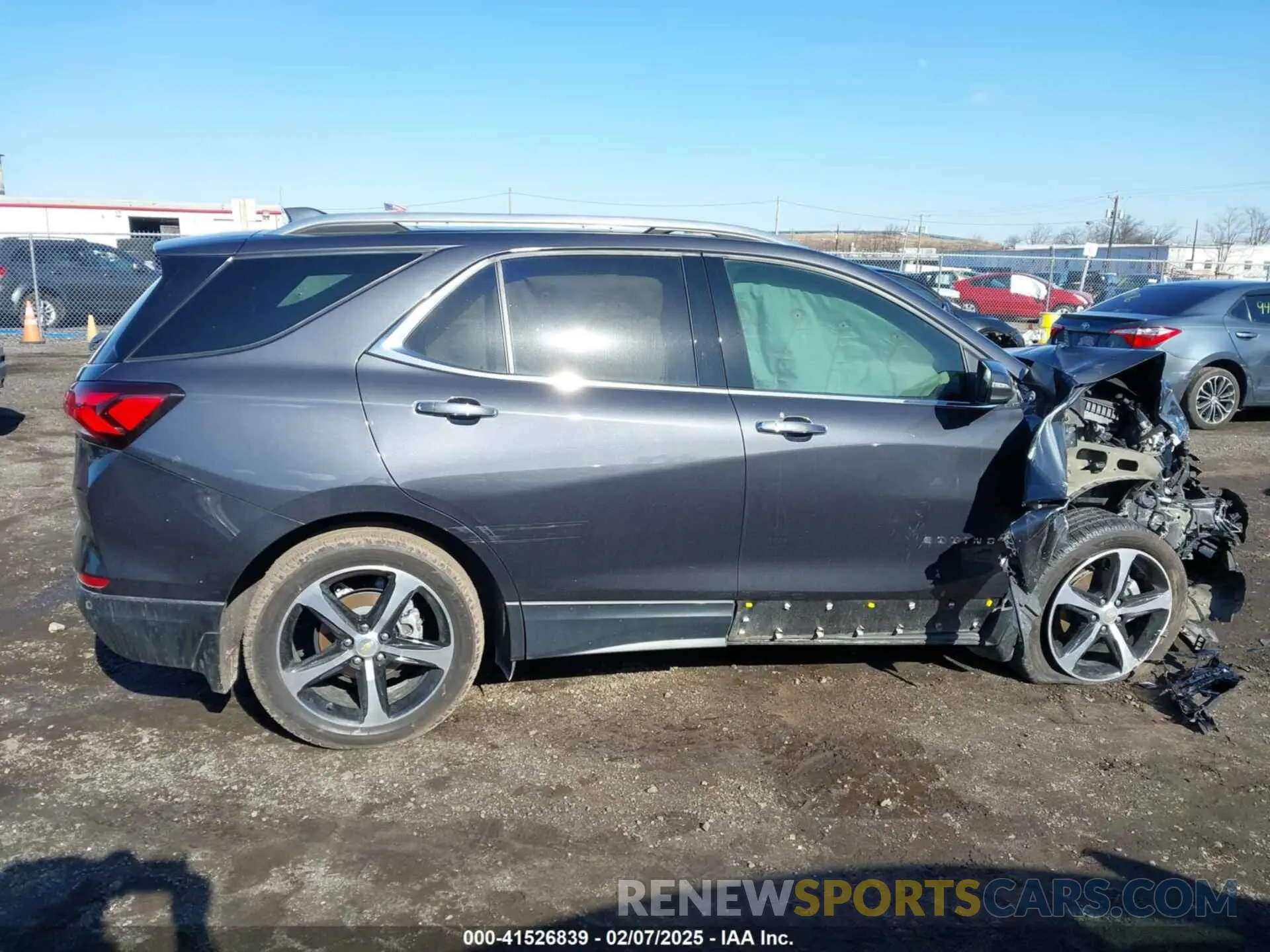 14 Photograph of a damaged car 2GNAXXEV0N6122490 CHEVROLET EQUINOX 2022